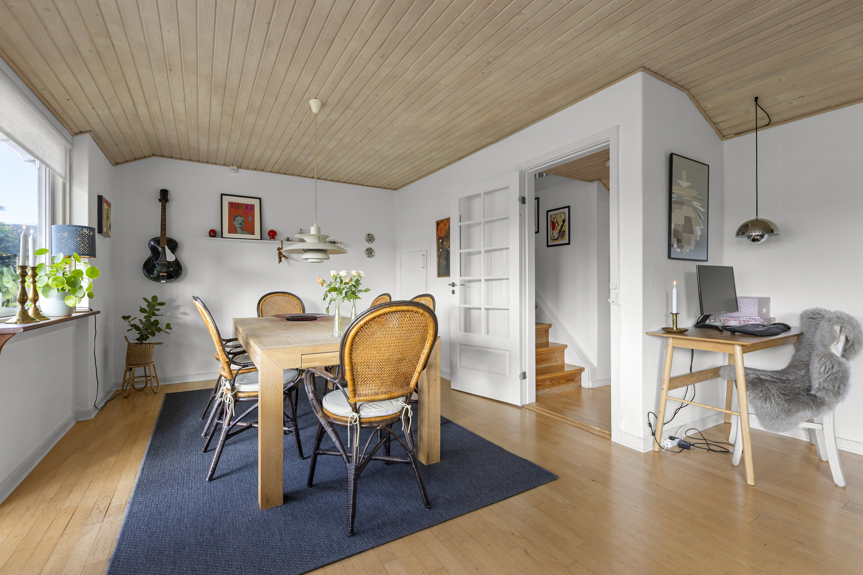 Fremhævet stue billede i fuldskærmstilstand. Billede af Søndre Parkvej 133, 4100 Ringsted