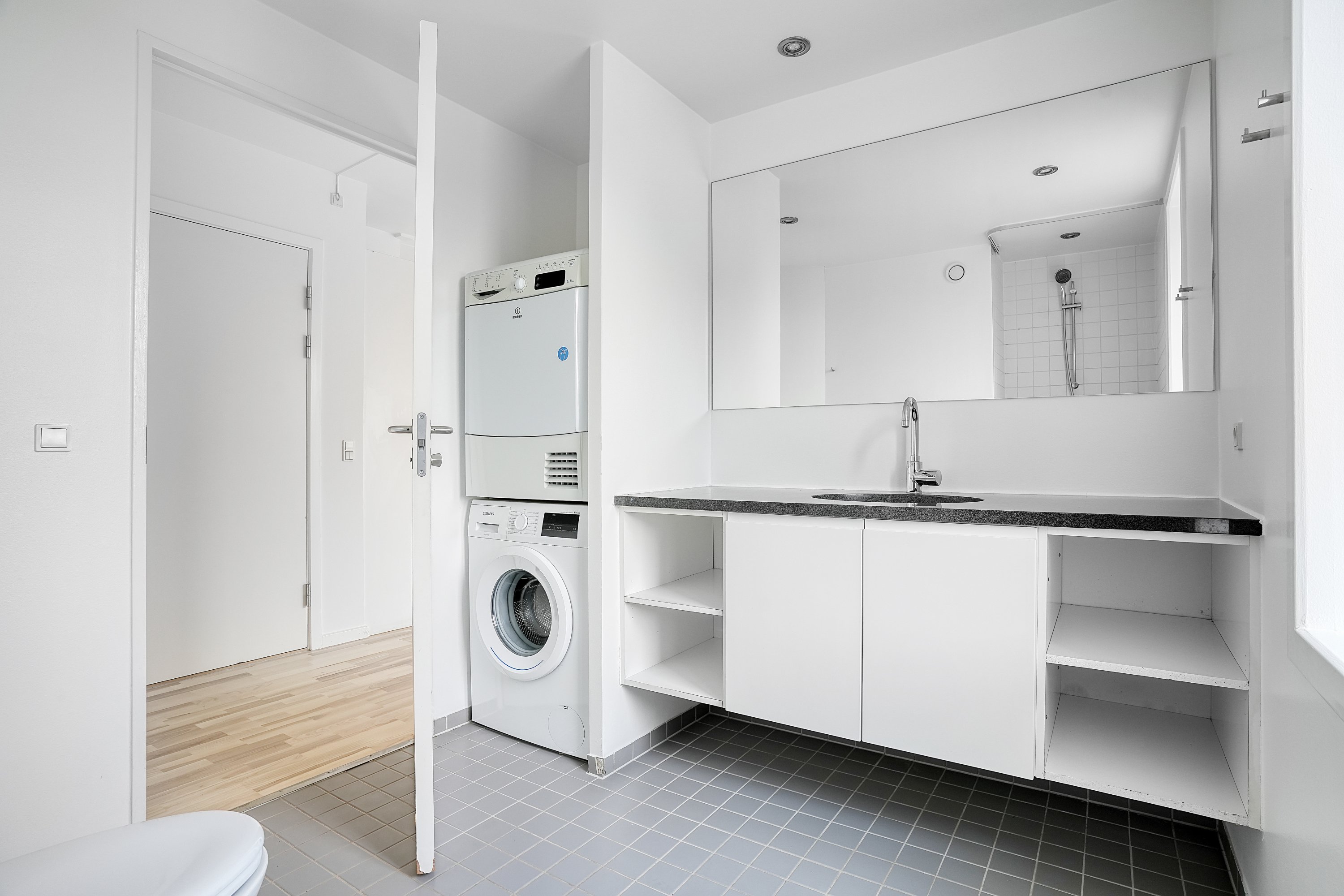 Fremhævet badeværelse billede i fuldskærmstilstand. Billede af Ebbe Rodes Allé 7, 3. th., 2500 Valby