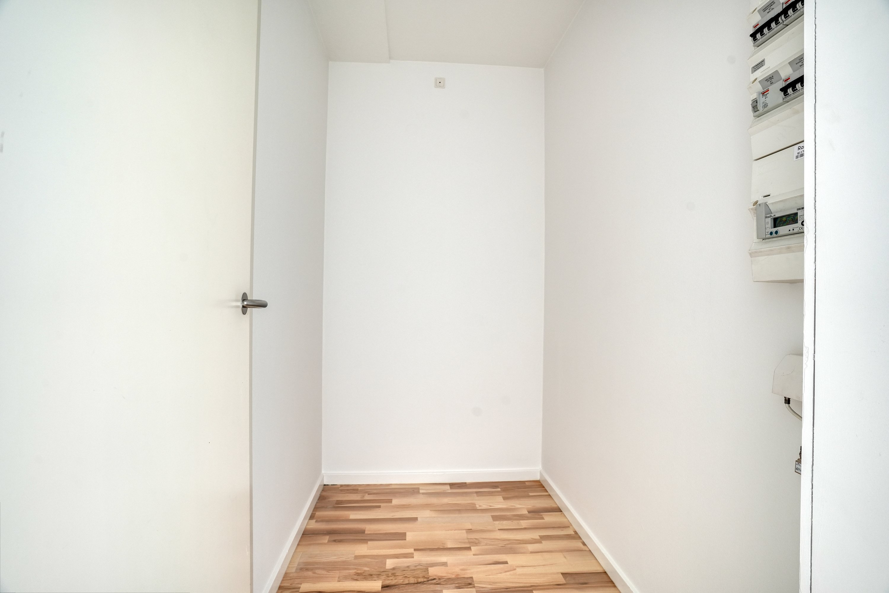 Fremhævet skab billede i fuldskærmstilstand. Billede af Ebbe Rodes Allé 7, 3. th., 2500 Valby