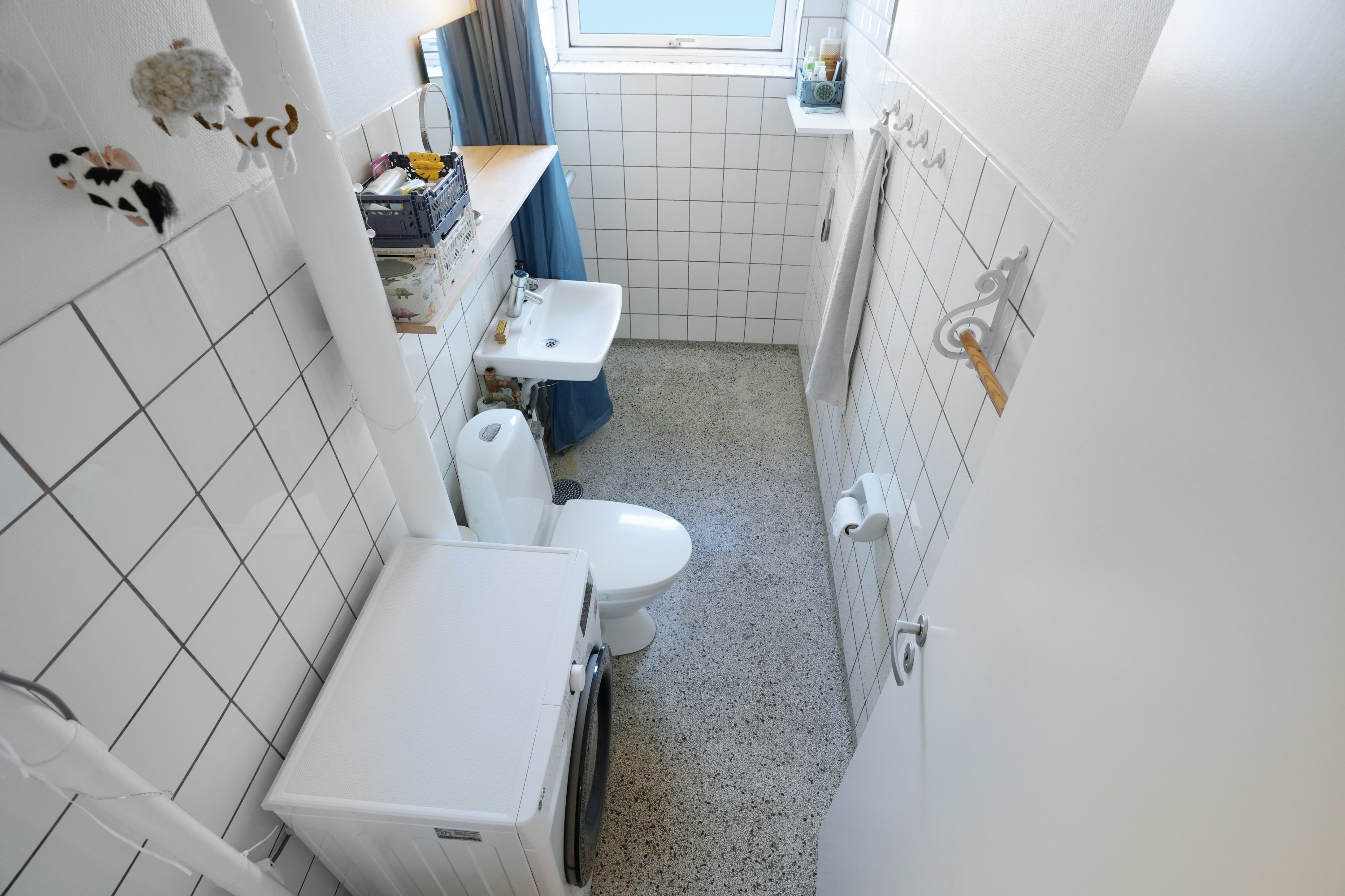 Fremhævet badeværelse billede i fuldskærmstilstand. Billede af Lyshøjgårdsvej 95, 4. th., 2500 Valby