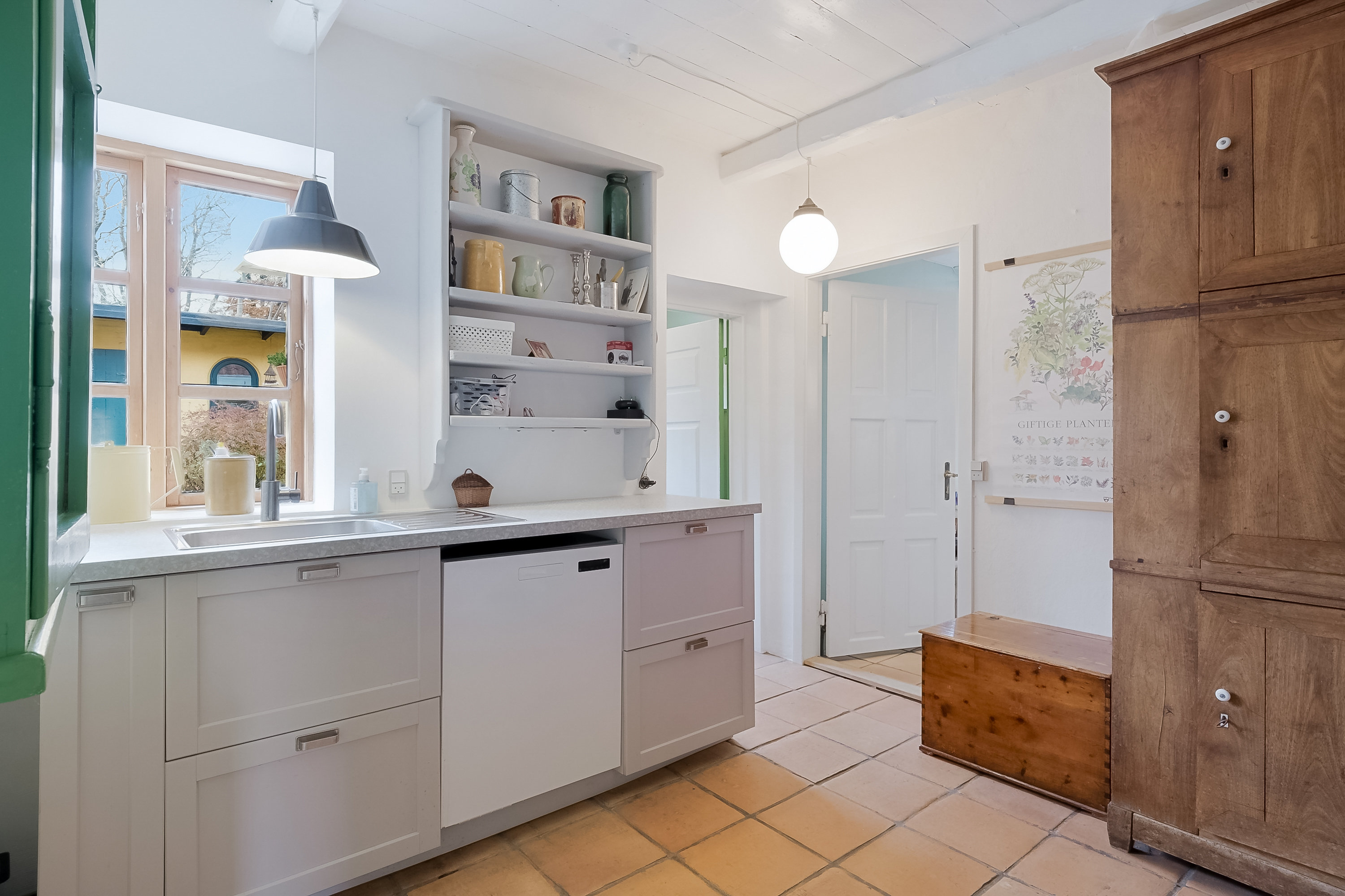 Fremhævet køkken billede i fuldskærmstilstand. Billede af Dyrehavevej 94, 5800 Nyborg