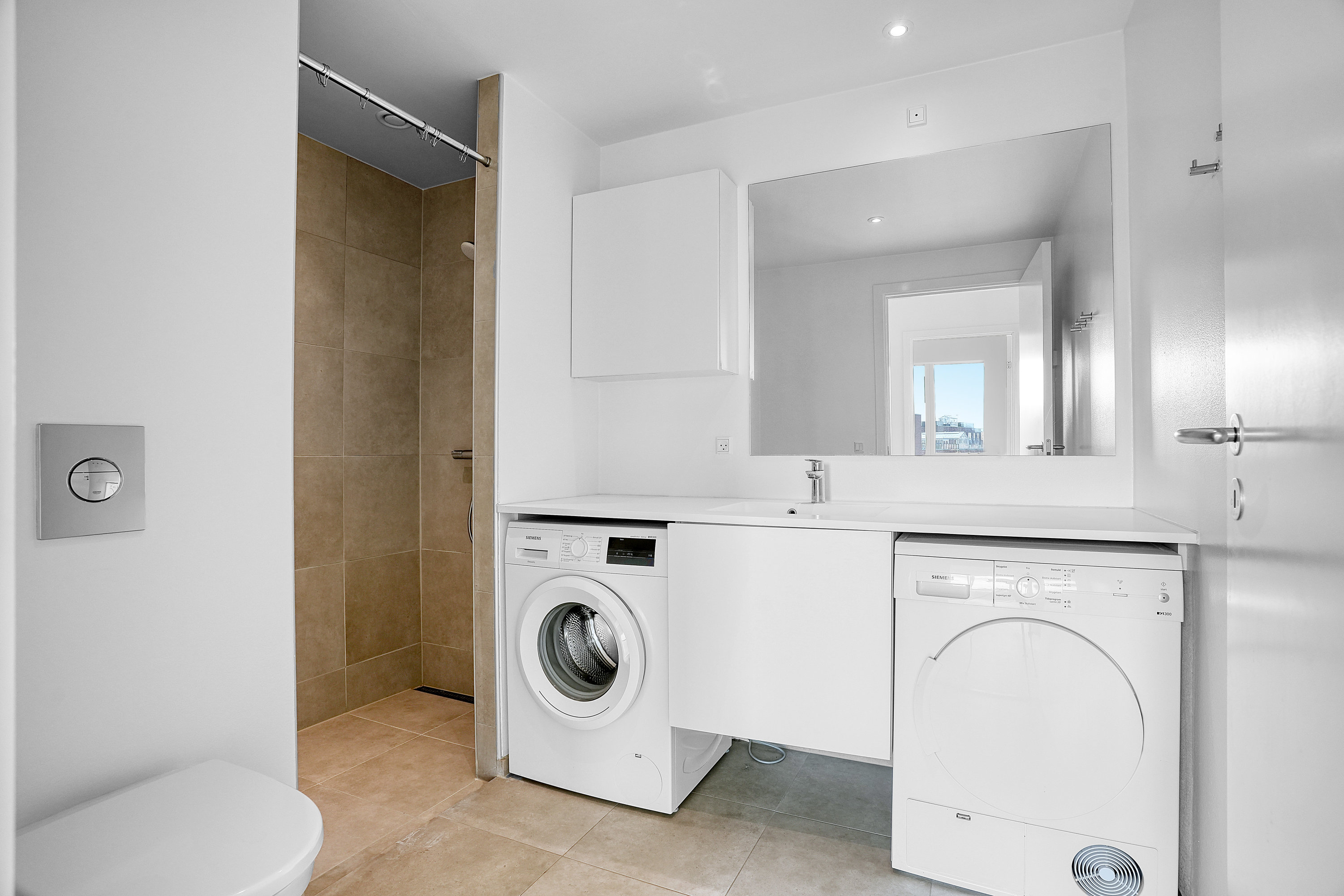 Fremhævet  billede i fuldskærmstilstand. Billede af Løgæblevej 3, 5. tv., 2500 Valby