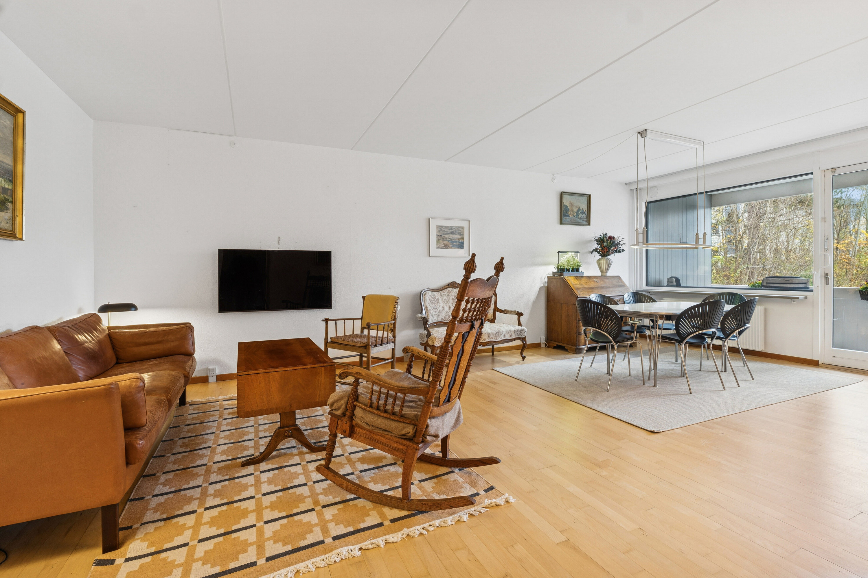 Fremhævet stue billede i fuldskærmstilstand. Billede af Hørsholm Park 7, 1. tv., 2970 Hørsholm