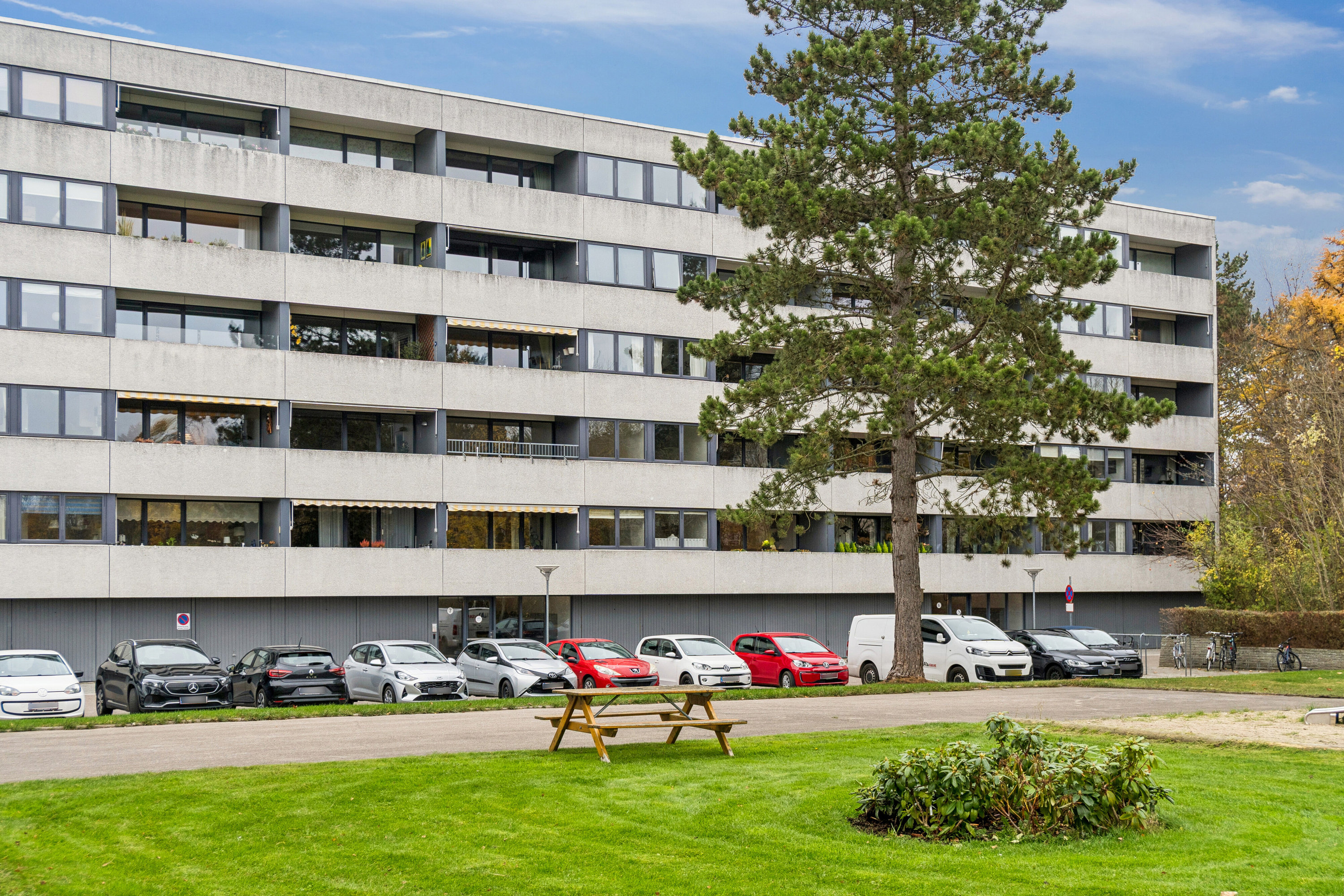 Fremhævet facade billede i fuldskærmstilstand. Billede af Hørsholm Park 7, 1. tv., 2970 Hørsholm