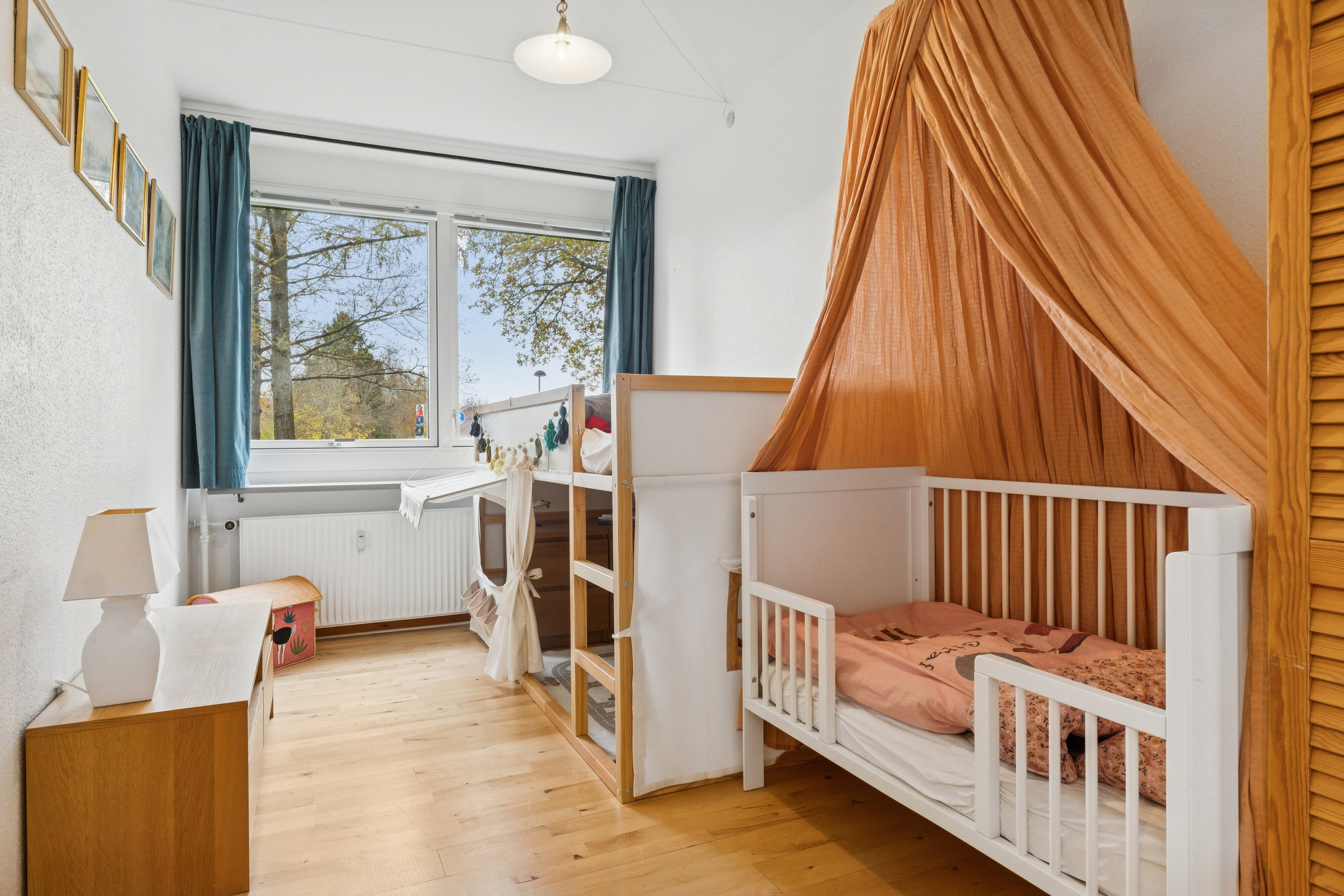 Fremhævet soveværelse billede i fuldskærmstilstand. Billede af Hørsholm Park 7, 1. tv., 2970 Hørsholm