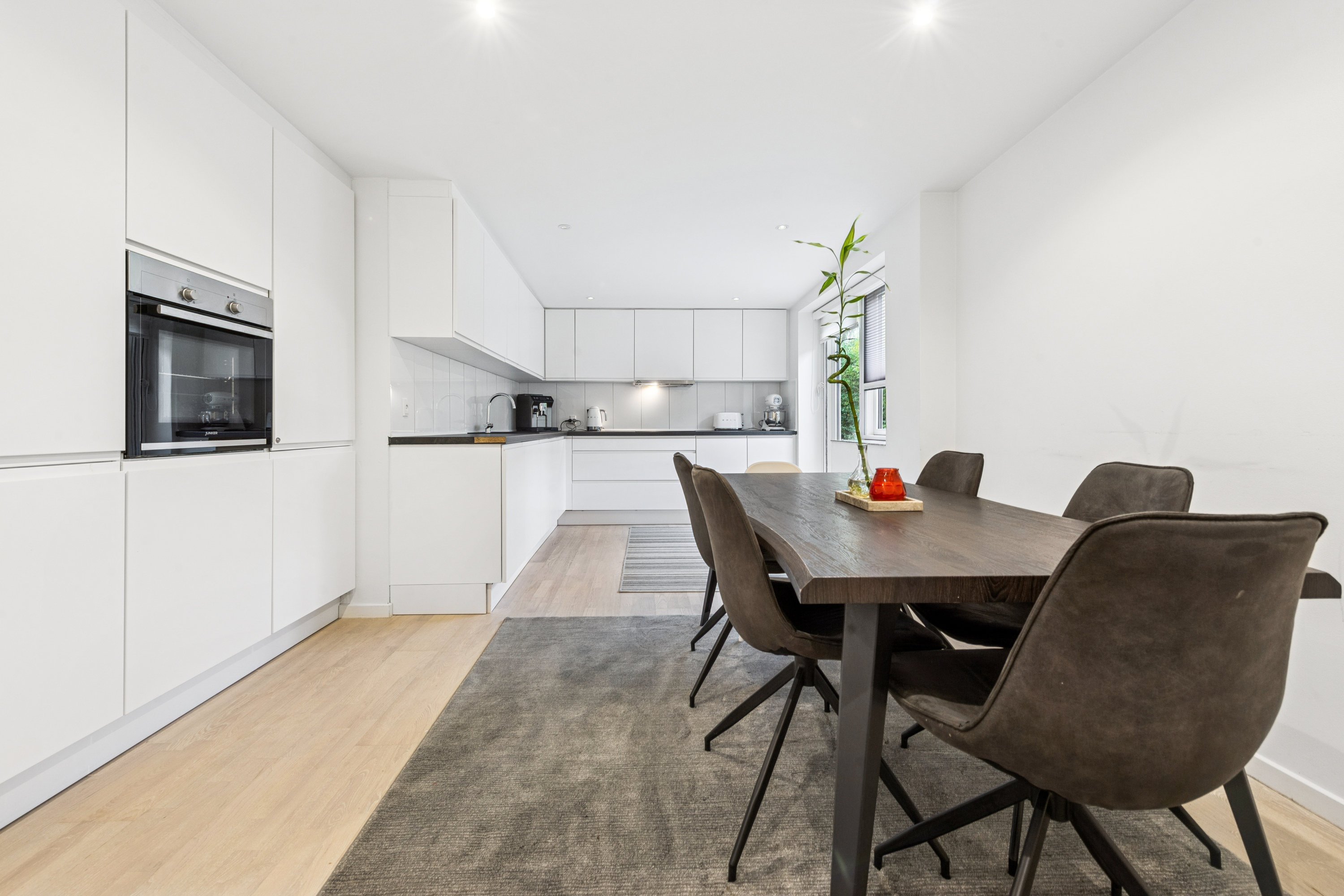 Fremhævet køkken billede i fuldskærmstilstand. Billede af Grønneled 13, 2620 Albertslund