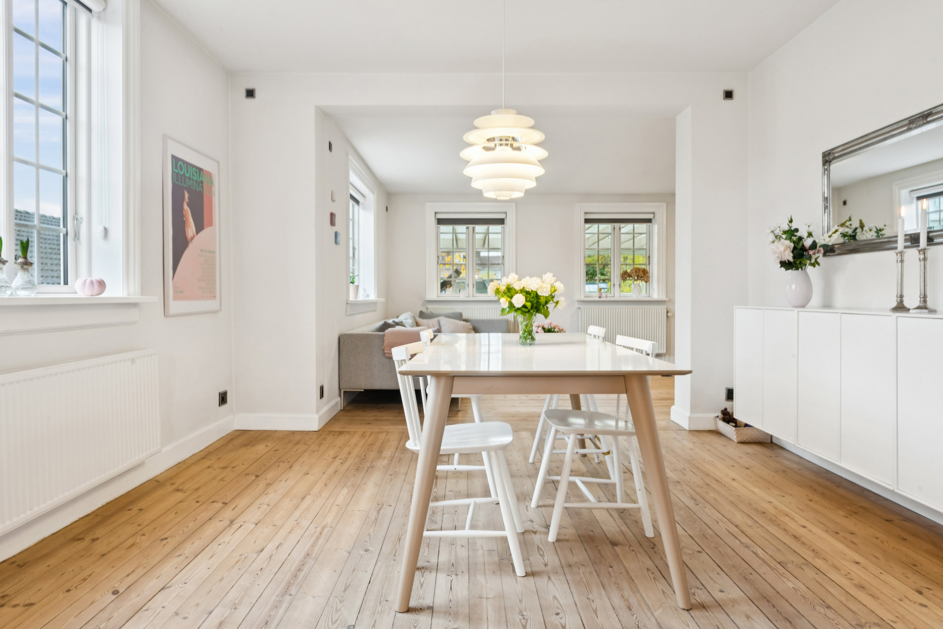 Fremhævet stue billede i fuldskærmstilstand. Billede af Valdemars Alle 17, 2860 Søborg