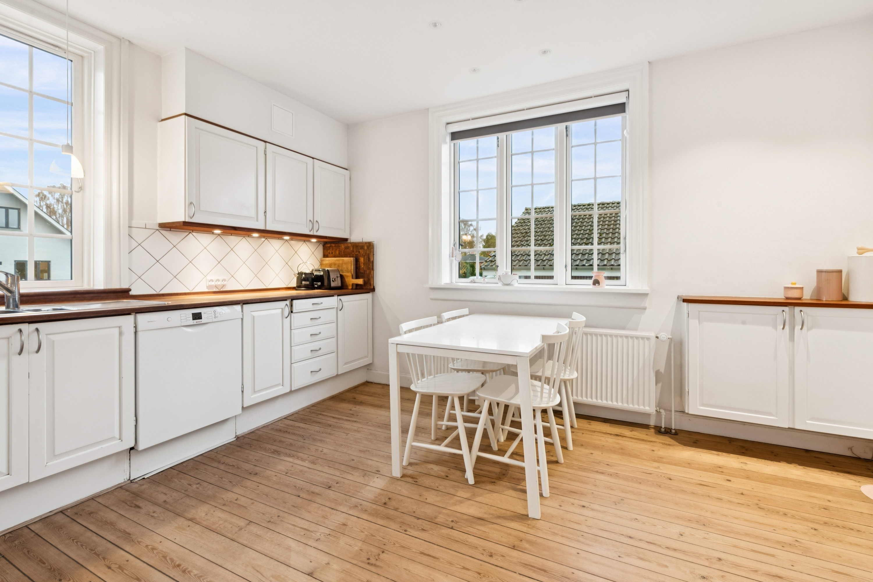 Fremhævet køkken billede i fuldskærmstilstand. Billede af Valdemars Alle 17, 2860 Søborg