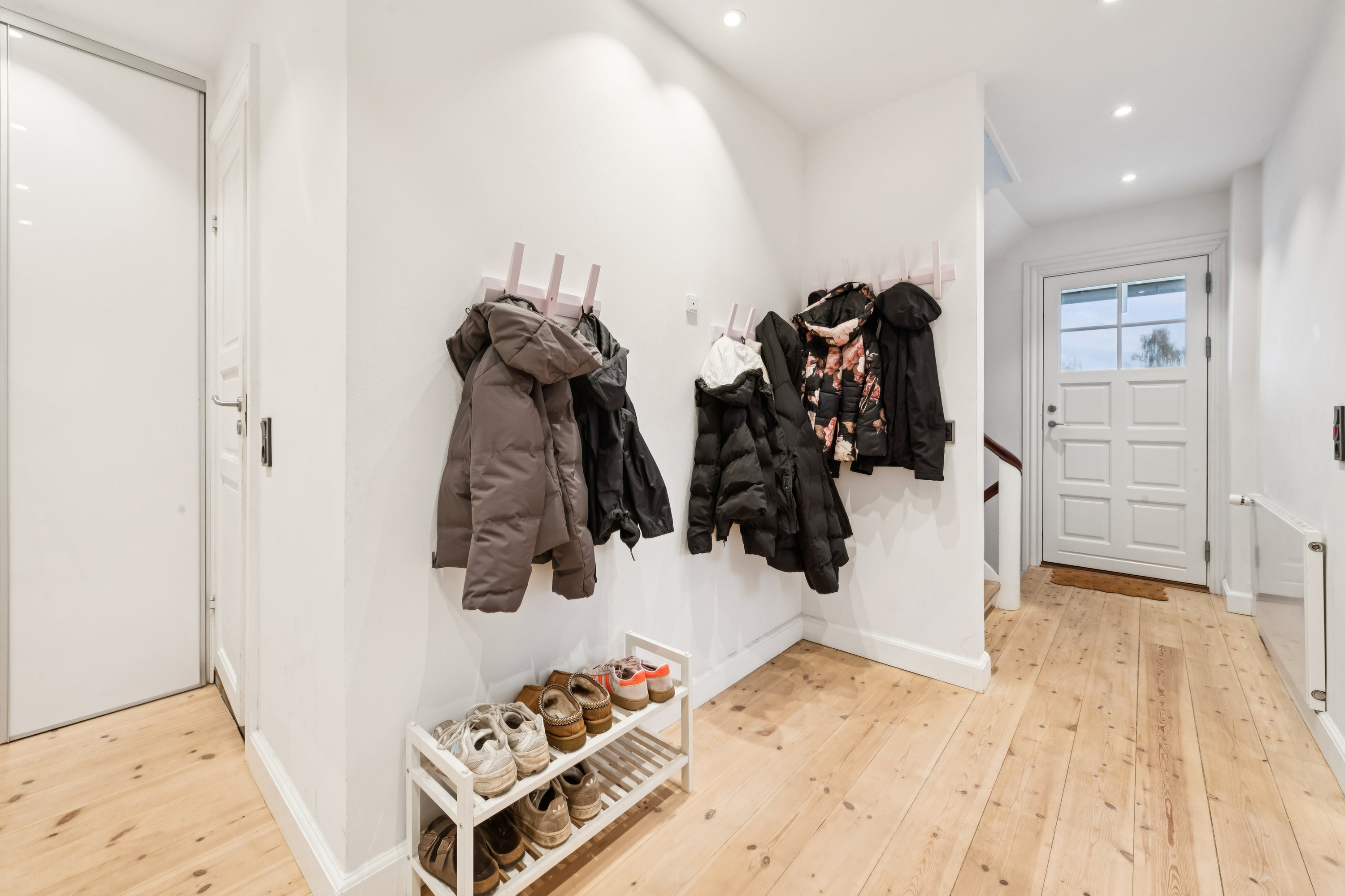 Fremhævet gang billede i fuldskærmstilstand. Billede af Valdemars Alle 17, 2860 Søborg