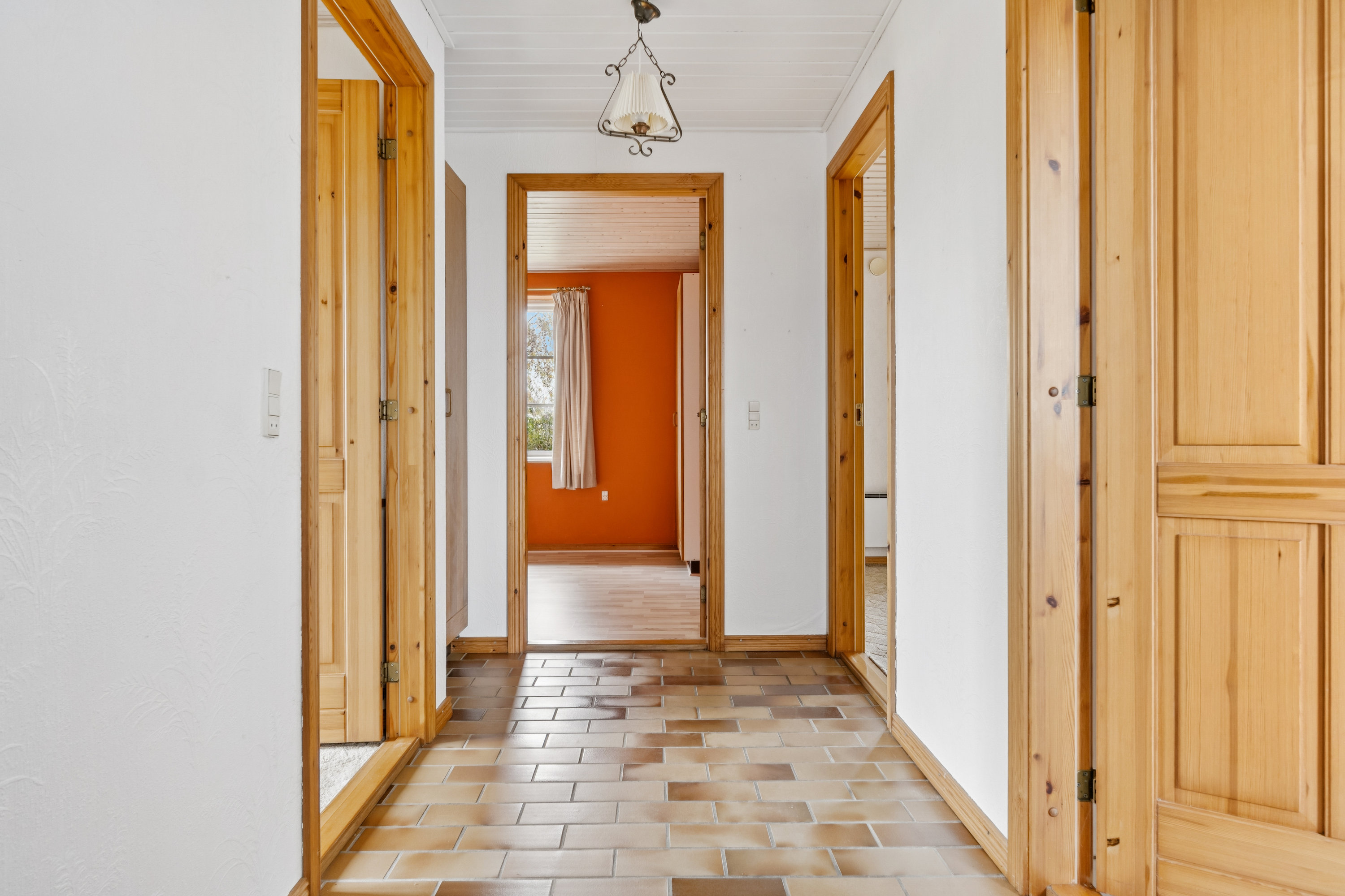 Fremhævet gang billede i fuldskærmstilstand. Billede af Østervænget 30, Ommel, 5960 Marstal