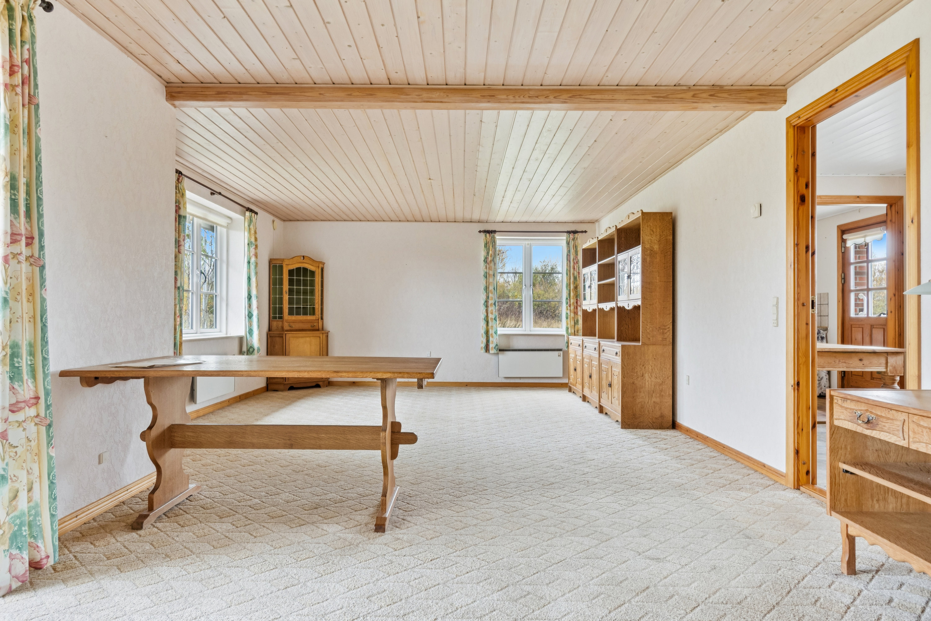 Fremhævet stue billede i fuldskærmstilstand. Billede af Østervænget 30, Ommel, 5960 Marstal