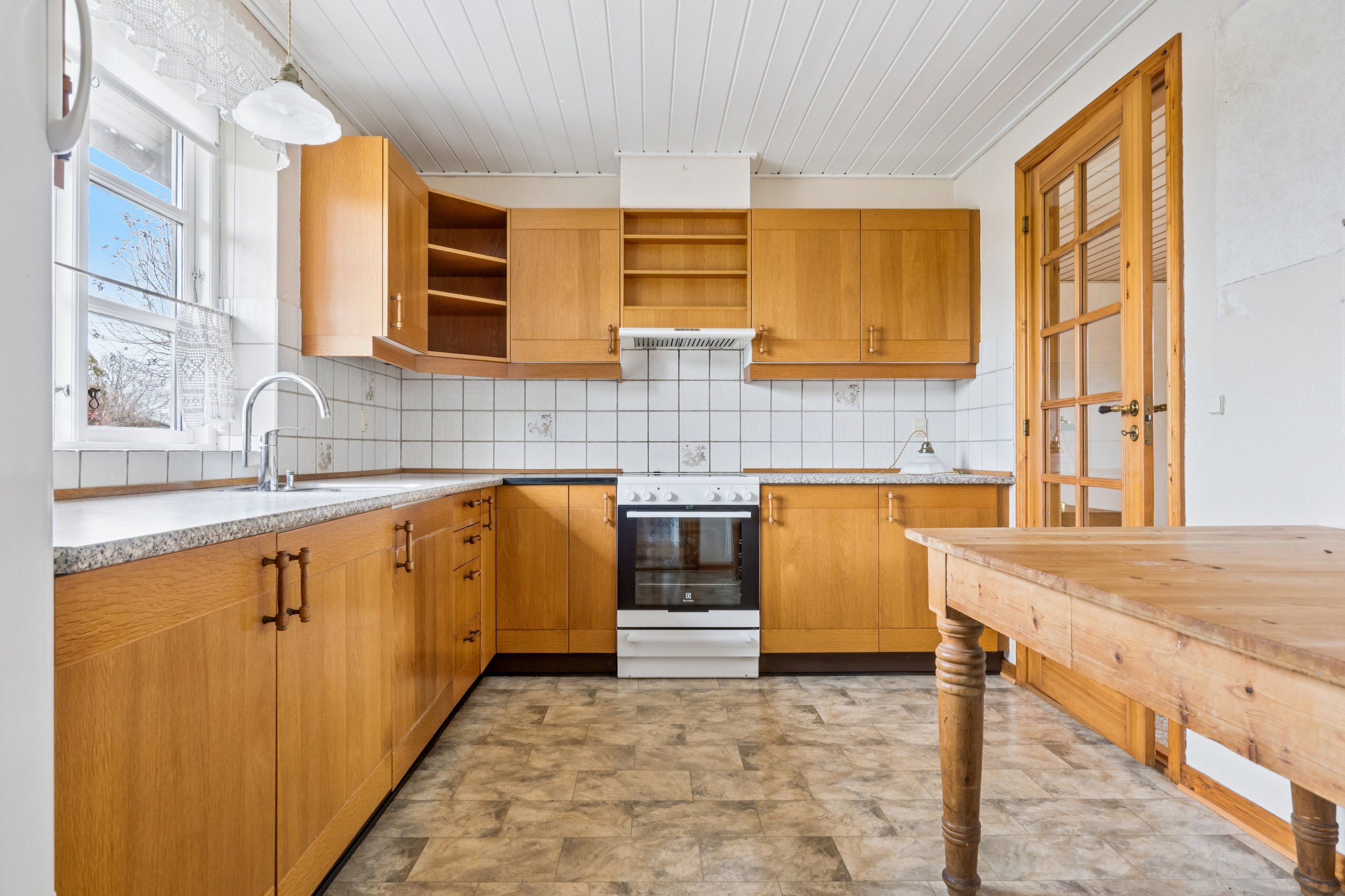 Fremhævet køkken billede i fuldskærmstilstand. Billede af Østervænget 30, Ommel, 5960 Marstal