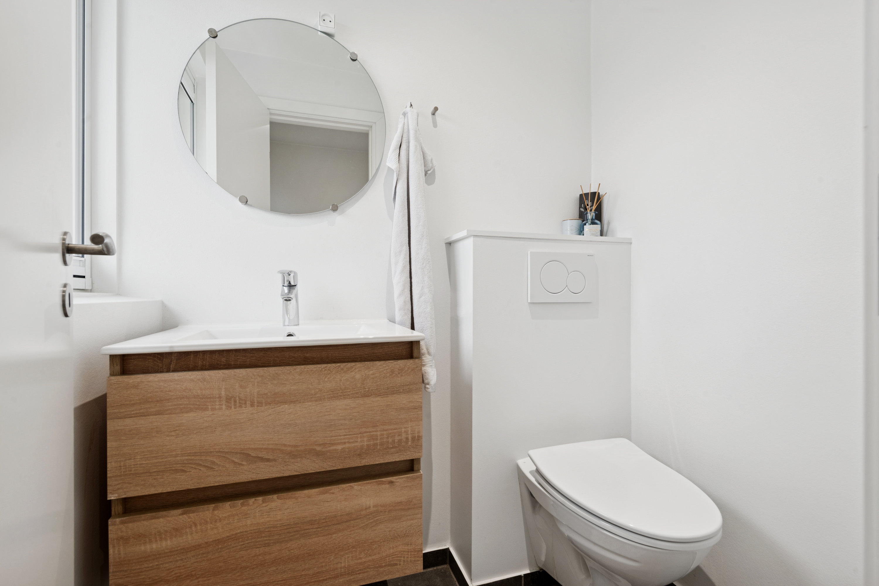 Fremhævet badeværelse billede i fuldskærmstilstand. Billede af Randager 26, 2620 Albertslund