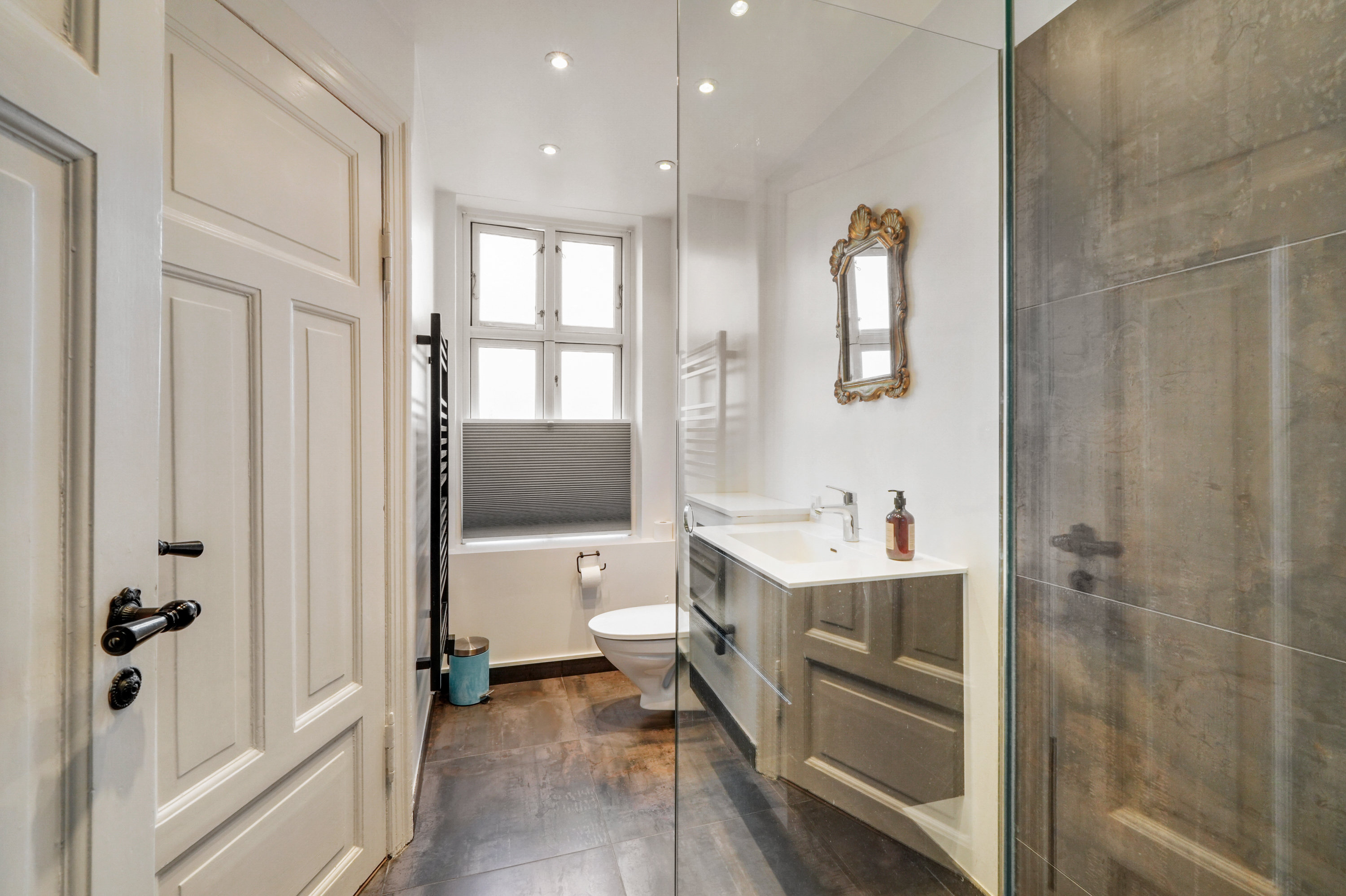 Fremhævet andet billede i fuldskærmstilstand. Billede af Strandparksvej 22, 3. th., 2900 Hellerup