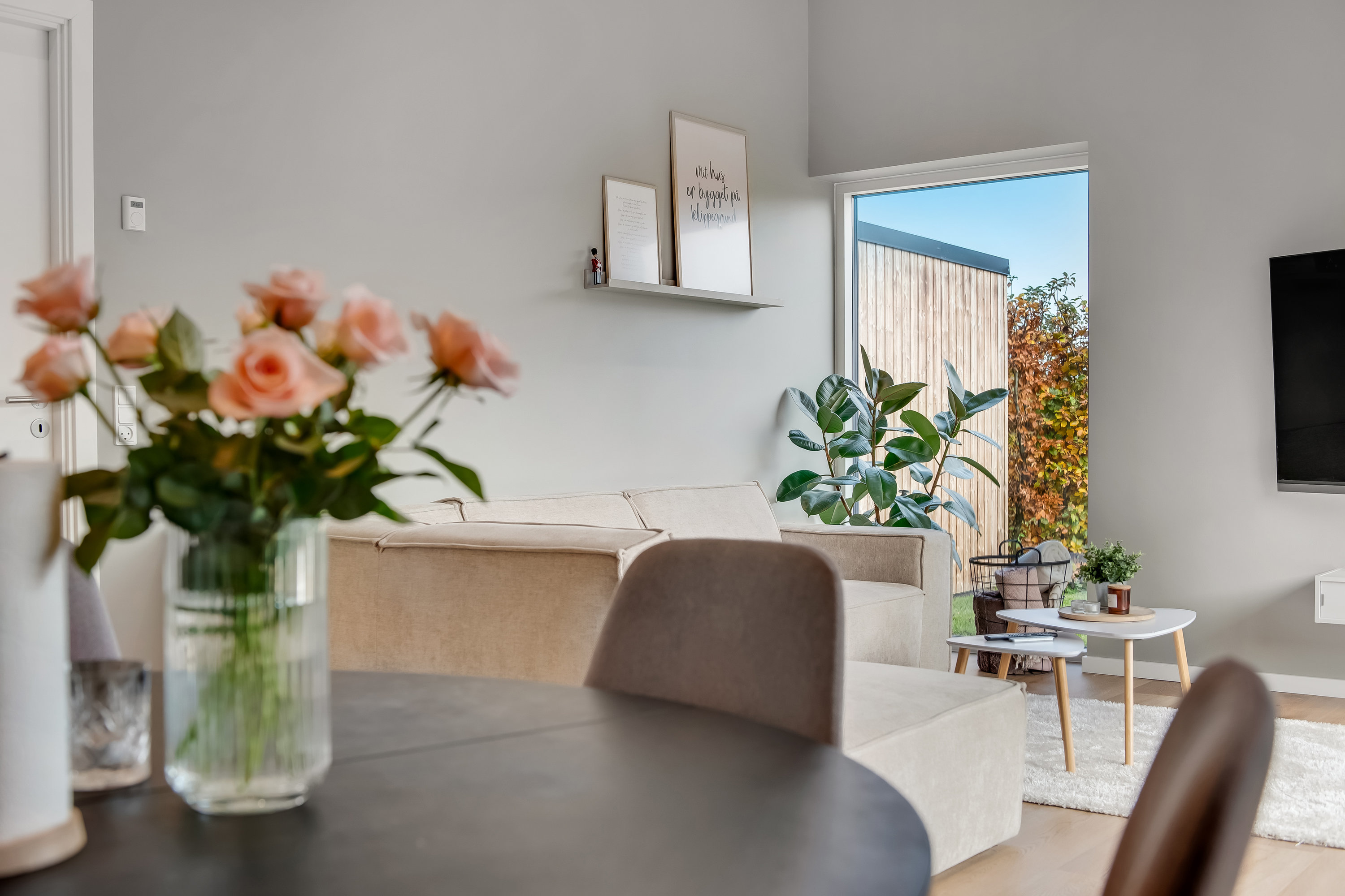 Fremhævet stue billede i fuldskærmstilstand. Billede af Gl. Hornshøjvej 20B, Hornshøj, 7500 Holstebro