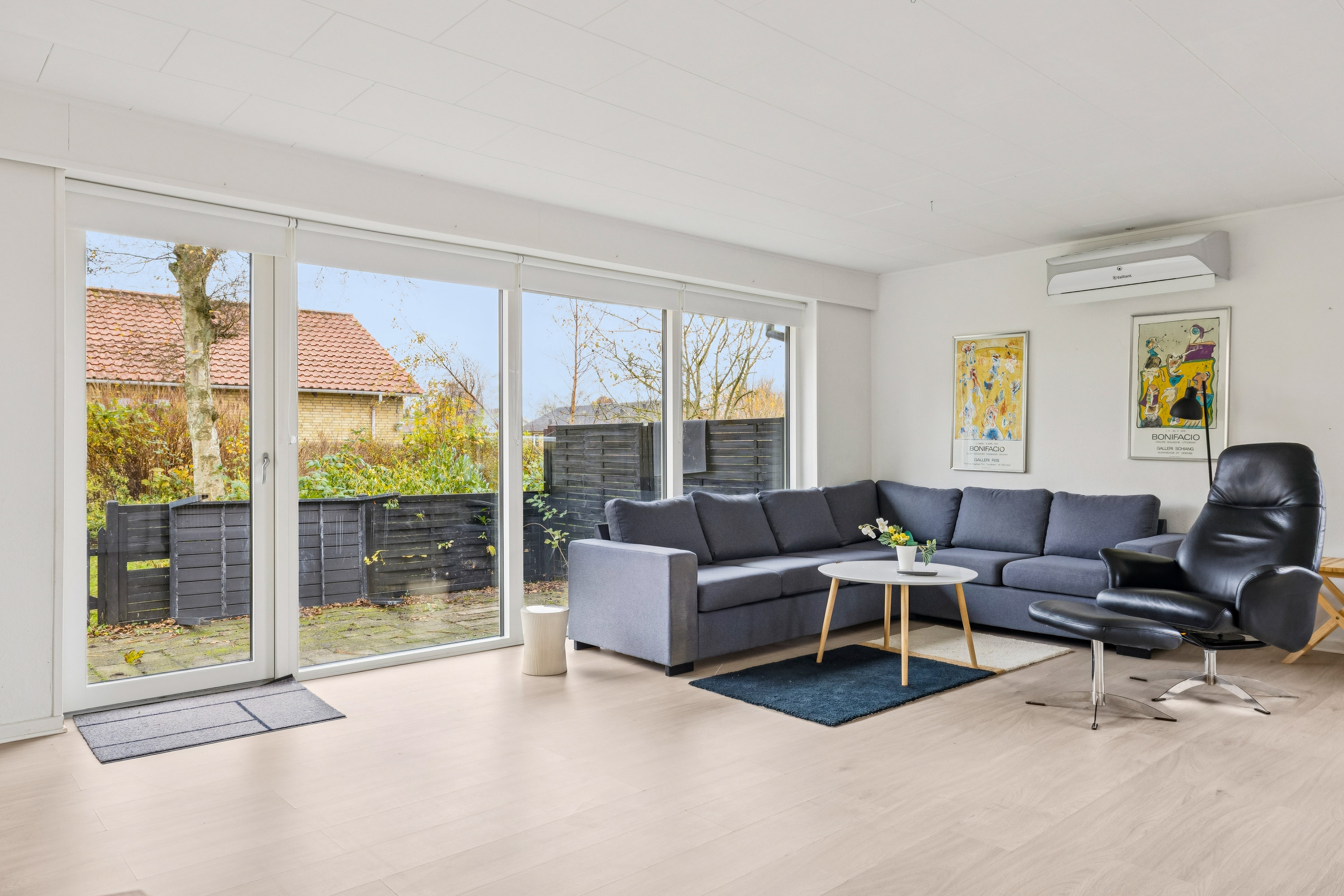 Fremhævet stue billede i fuldskærmstilstand. Billede af Hyldevænget 4, 5856 Ryslinge