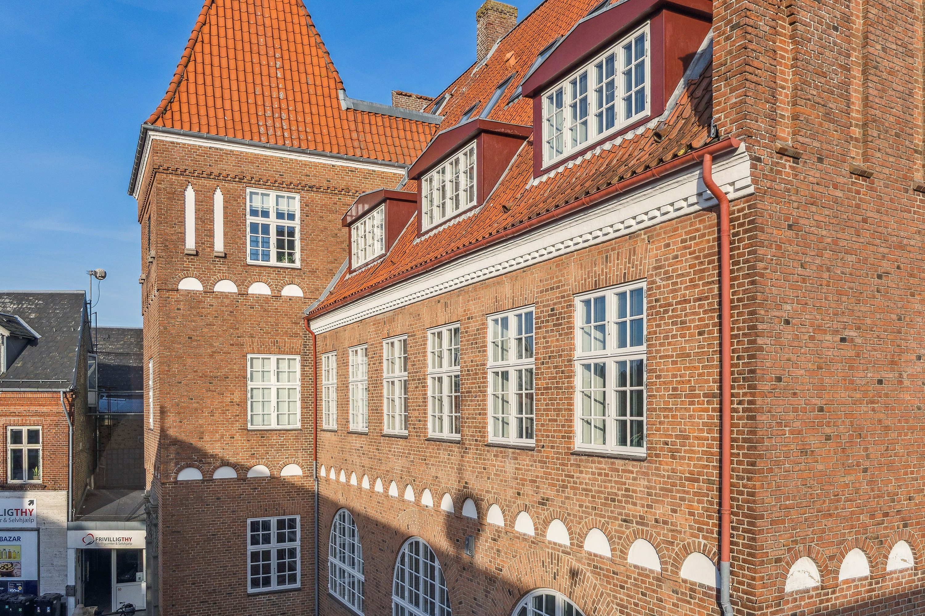 Fremhævet udendørs billede i fuldskærmstilstand. Billede af Nytorv 6, st.., 7700 Thisted