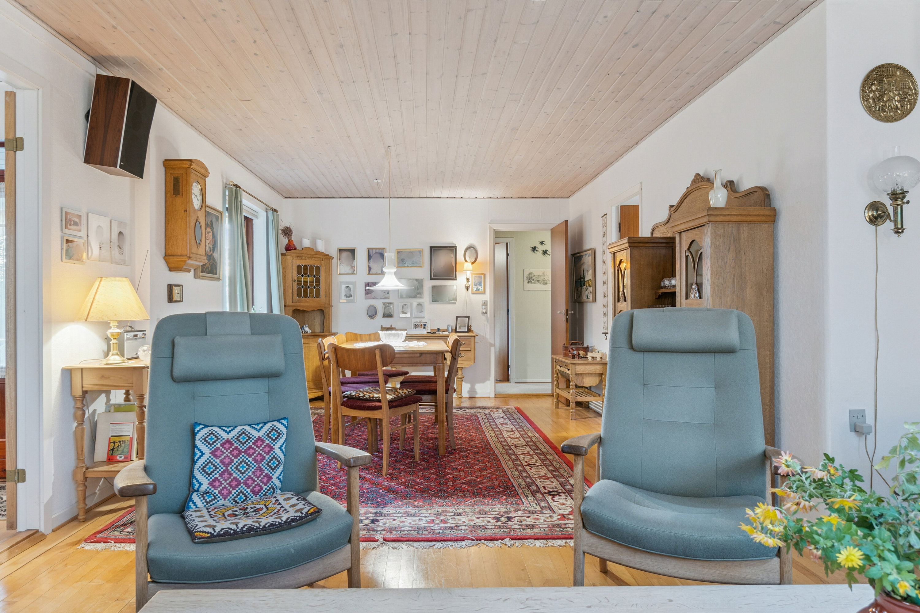 Fremhævet stue billede i fuldskærmstilstand. Billede af Bøgevej 1, 8723 Løsning