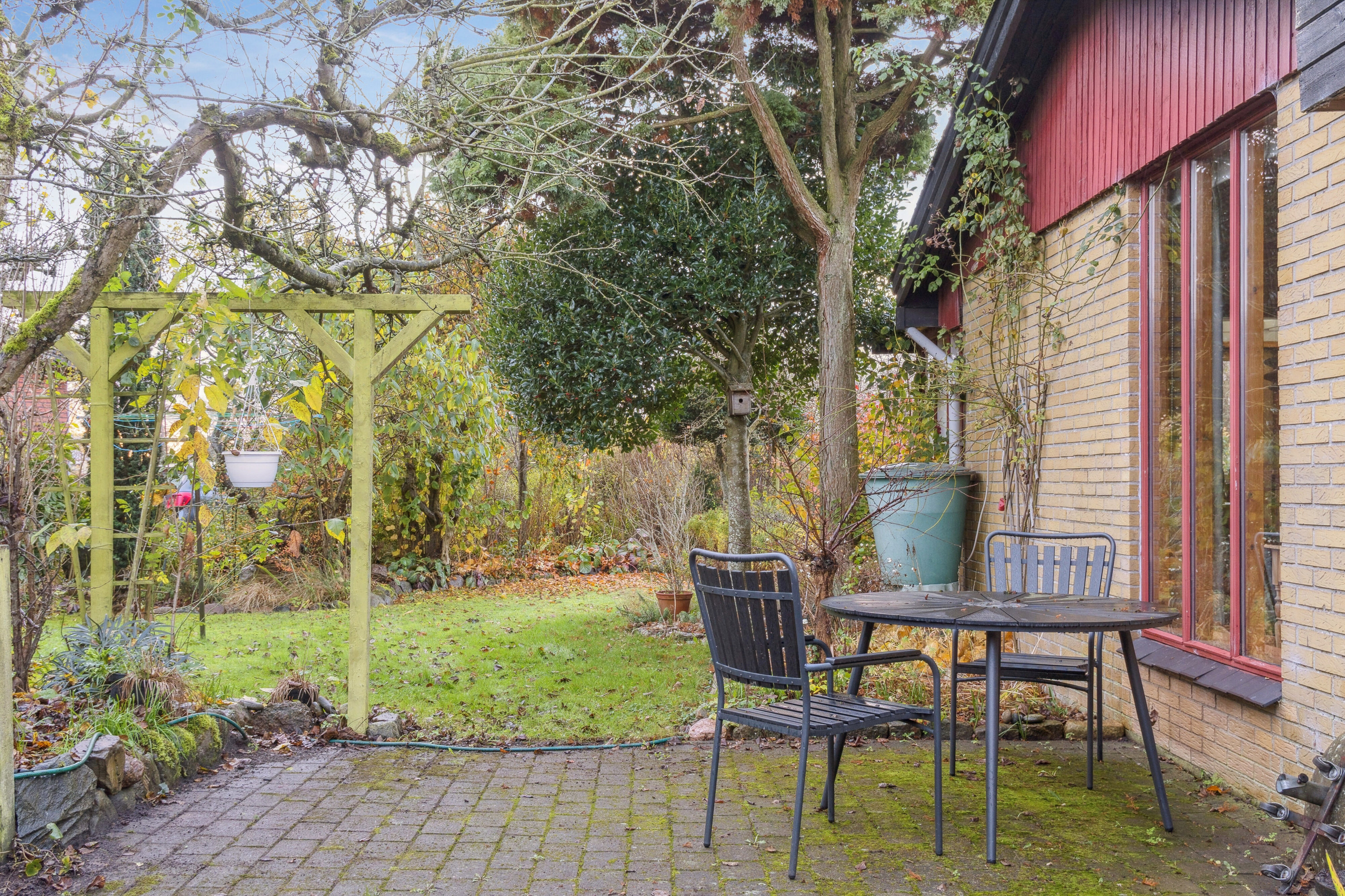 Fremhævet terrasse billede i fuldskærmstilstand. Billede af Bøgevej 1, 8723 Løsning