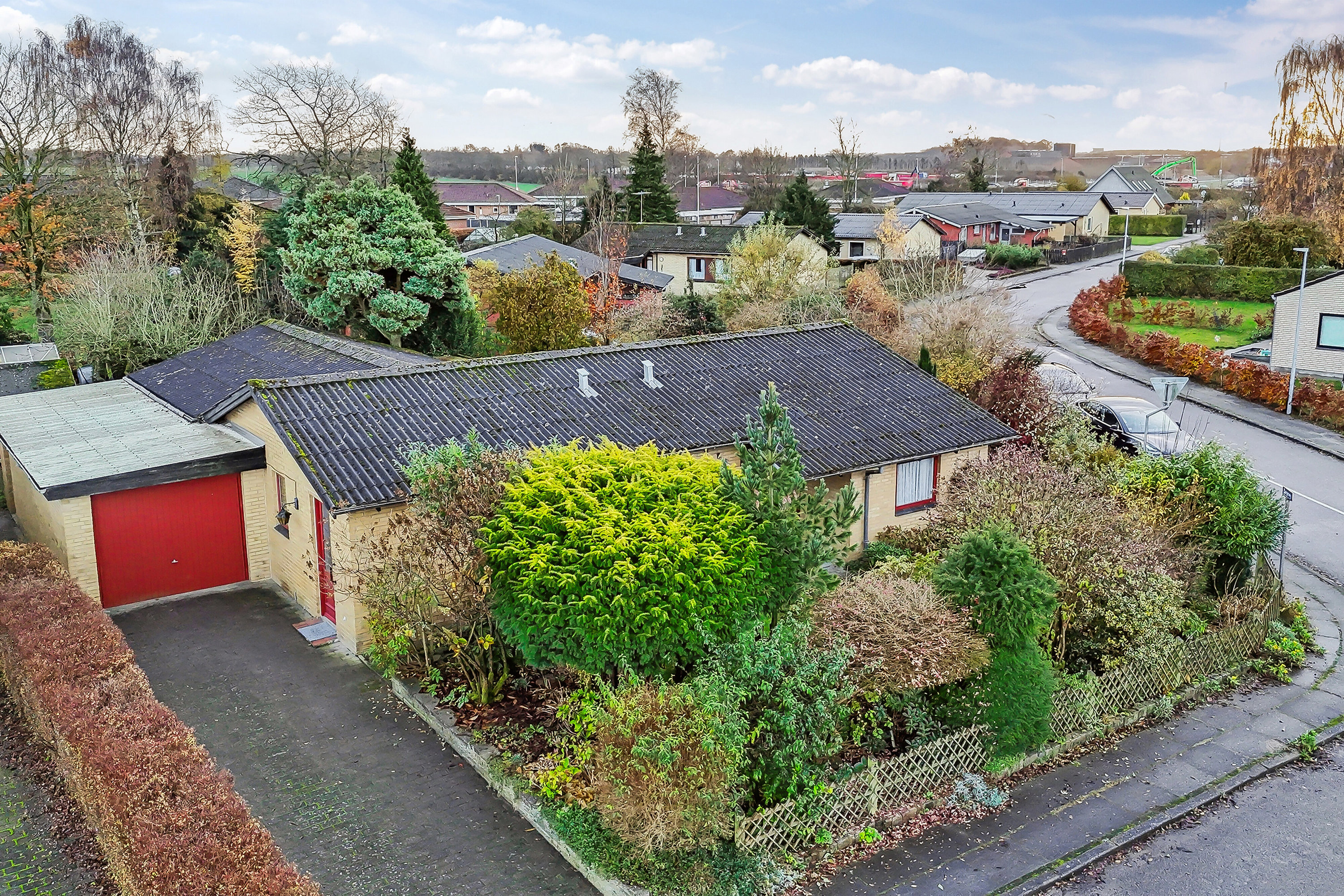 Miniaturebillede 1: ejendommen. Billede af Bøgevej 1, 8723 Løsning