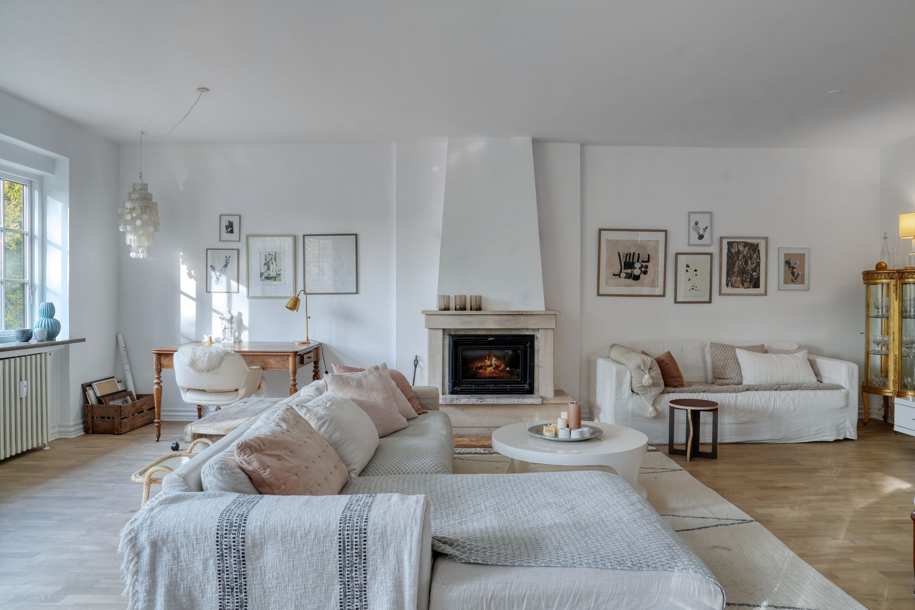 Fremhævet stue billede i fuldskærmstilstand. Billede af Øster Allé 27, 1., 2100 København Ø