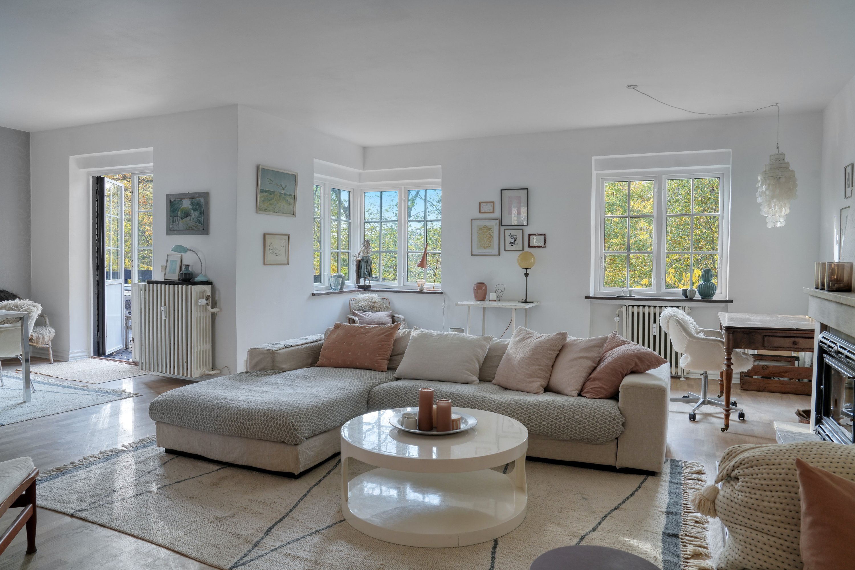 Fremhævet stue billede i fuldskærmstilstand. Billede af Øster Allé 27, 1., 2100 København Ø