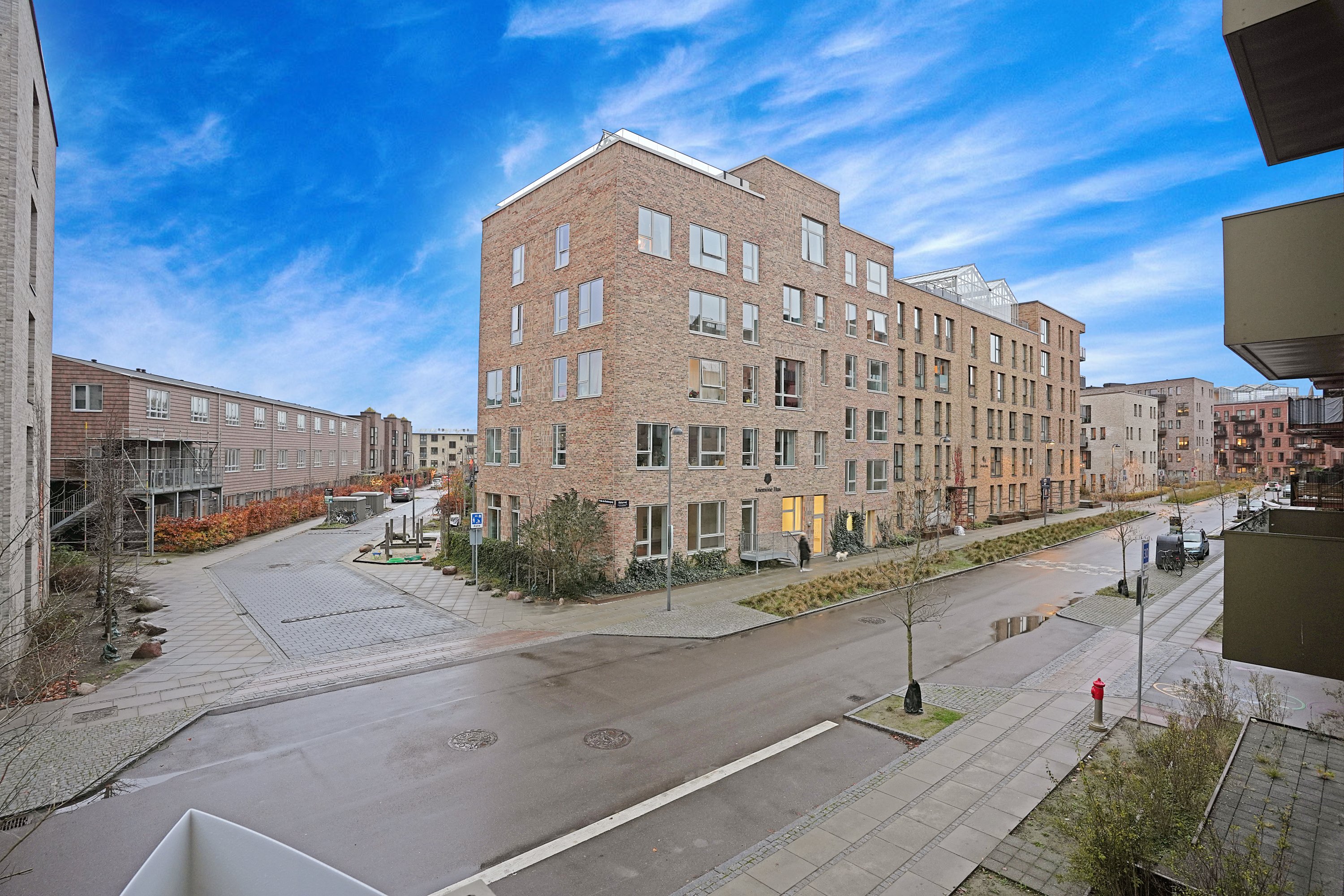 Miniaturebillede 2: ejendommen. Billede af Elstarvej 11, 1. tv., 2500 Valby