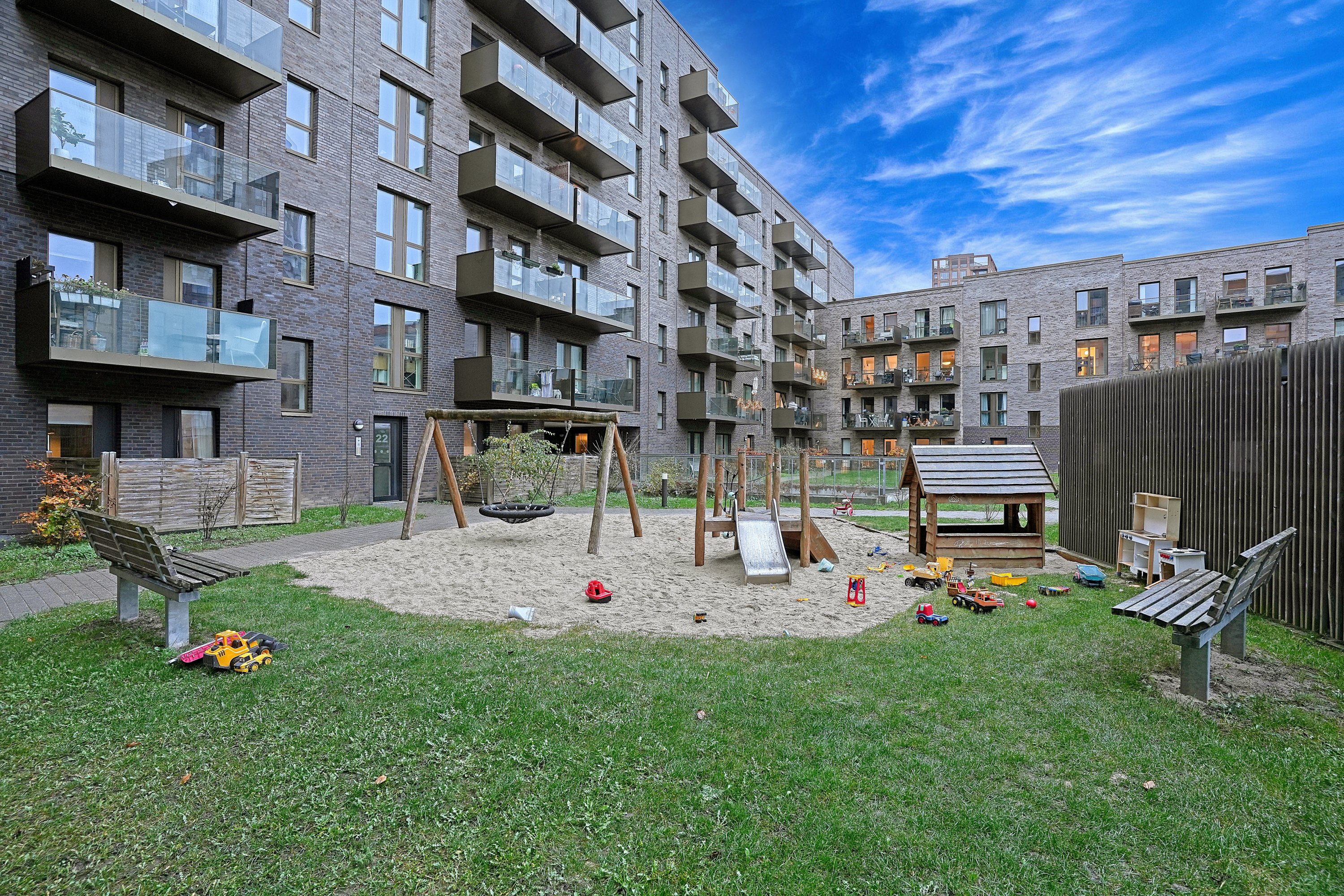 Fremhævet gårdmiljø billede i fuldskærmstilstand. Billede af Elstarvej 11, 1. tv., 2500 Valby