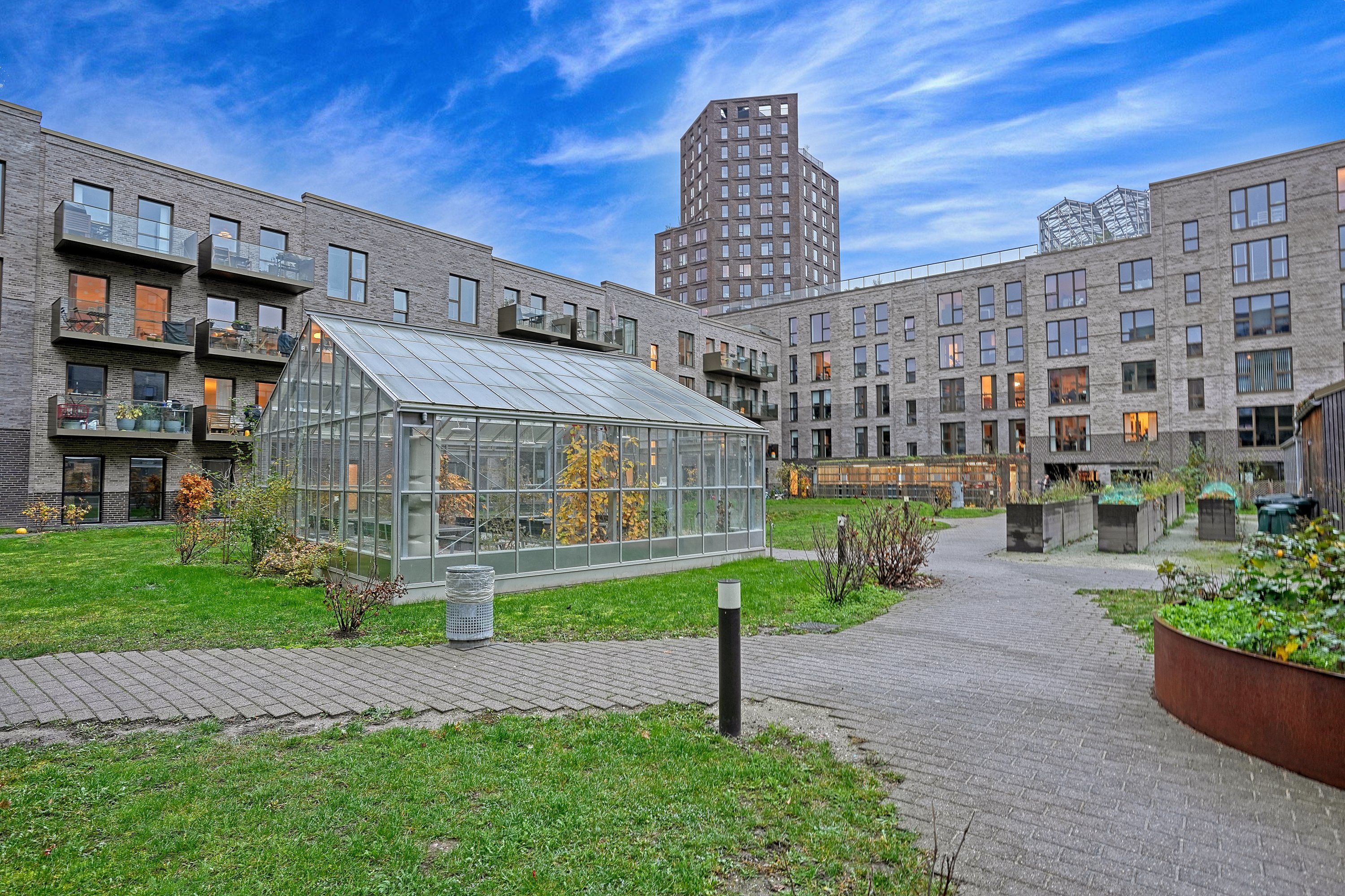 Fremhævet gårdmiljø billede i fuldskærmstilstand. Billede af Elstarvej 11, 1. tv., 2500 Valby