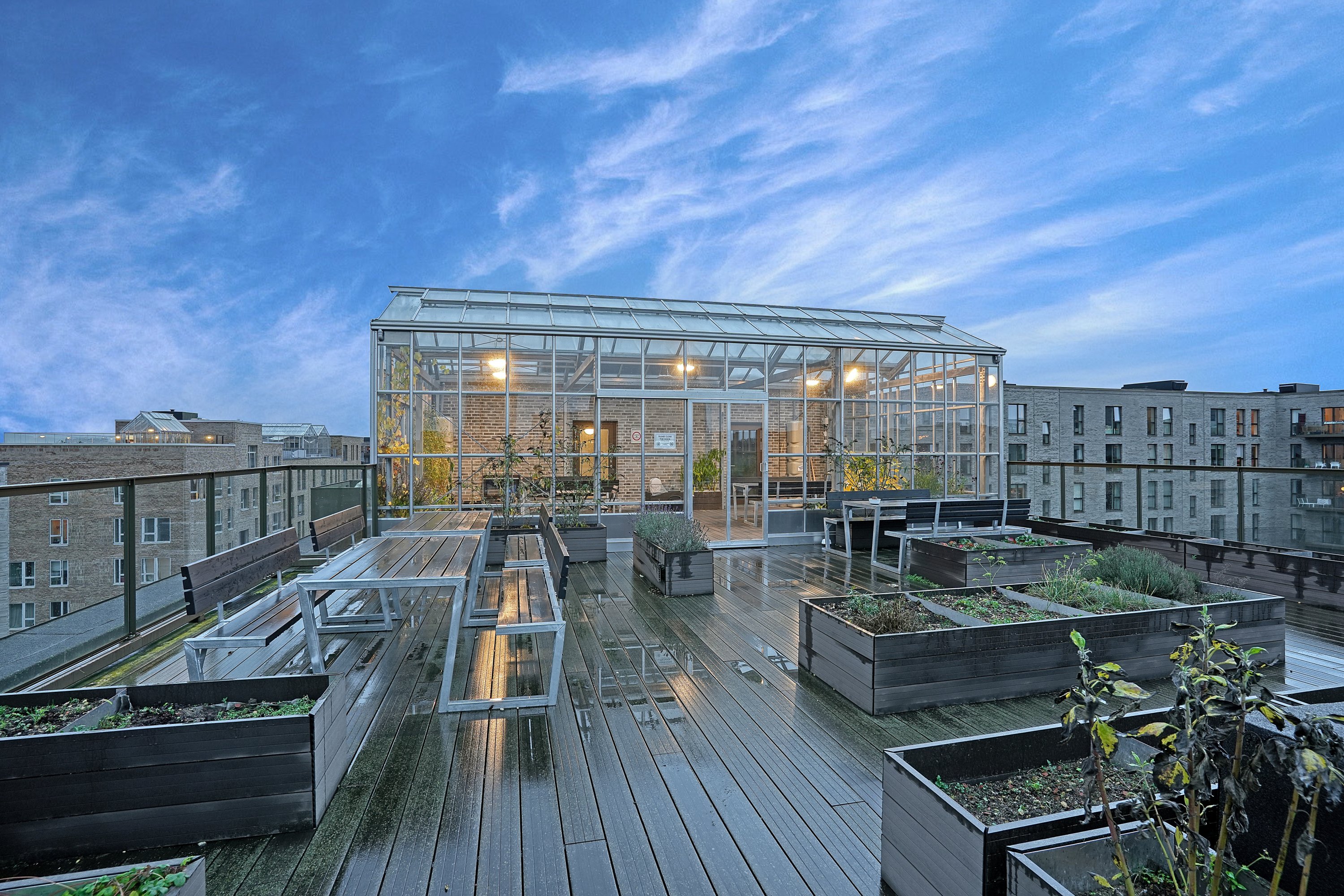 Fremhævet terrasse billede i fuldskærmstilstand. Billede af Elstarvej 11, 1. tv., 2500 Valby