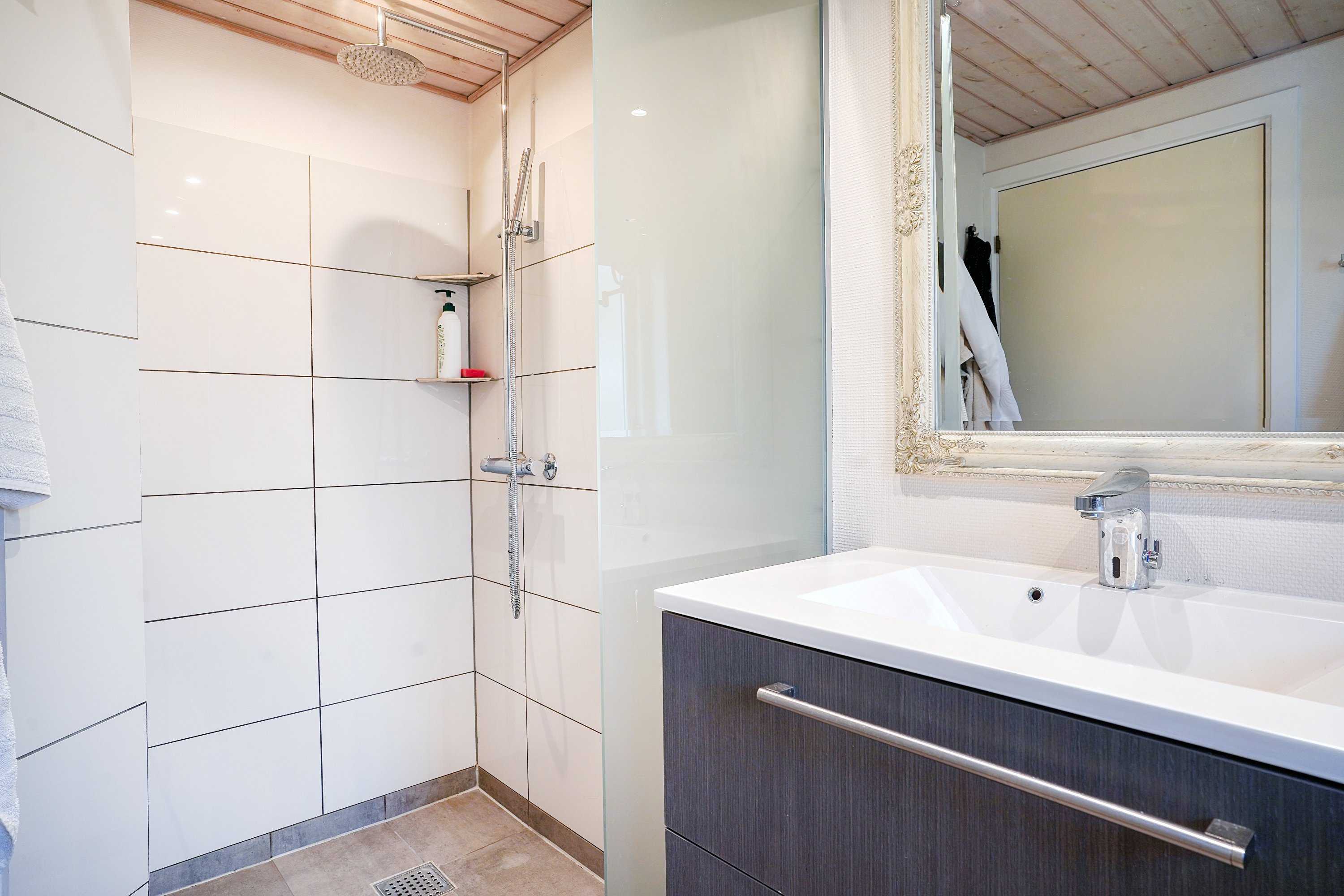 Fremhævet badeværelse billede i fuldskærmstilstand. Billede af Højvangen 45, Rågeleje, 3210 Vejby