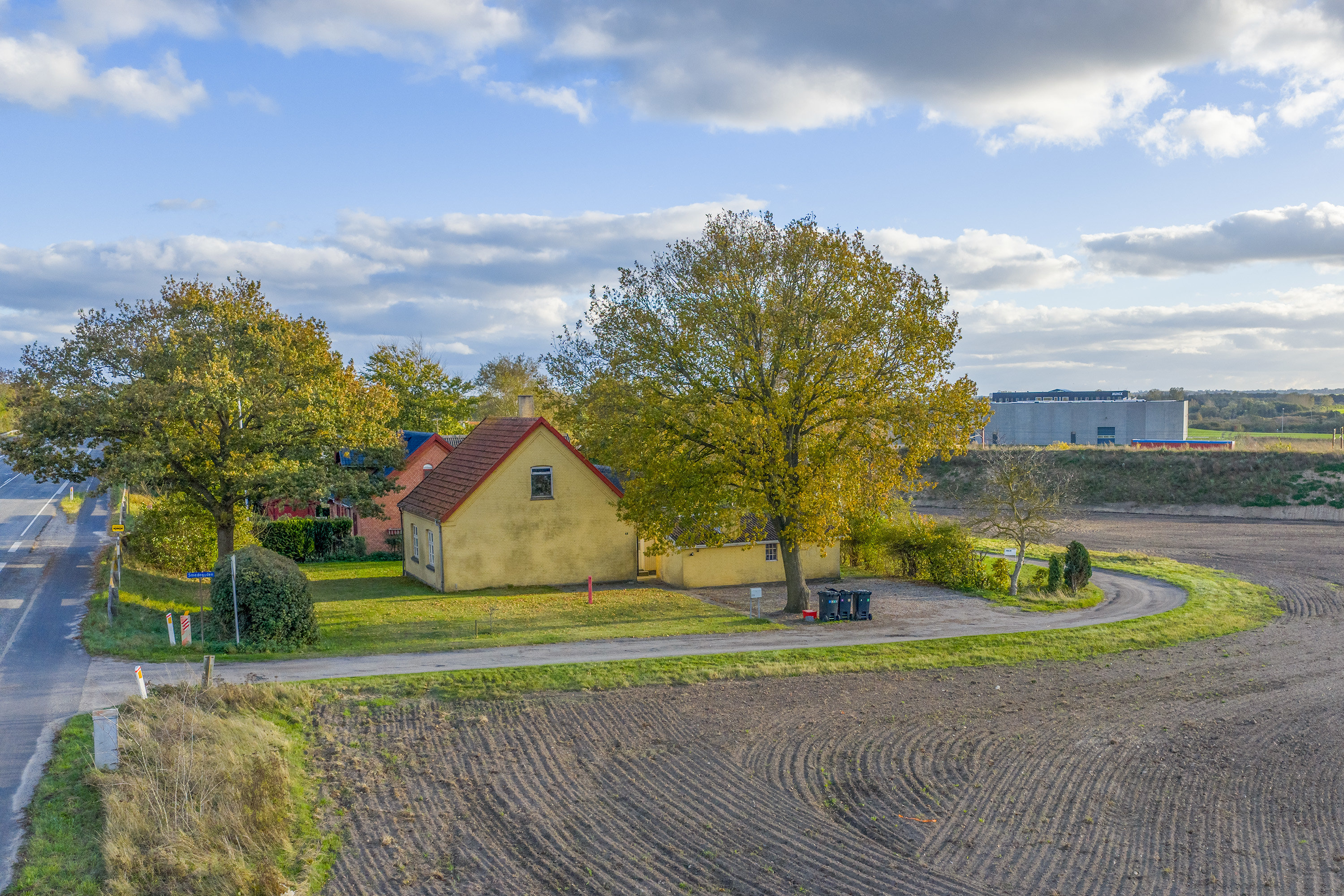 Fremhævet indkørsel billede i fuldskærmstilstand. Billede af Smedegyden 1, Hjulby, 5800 Nyborg