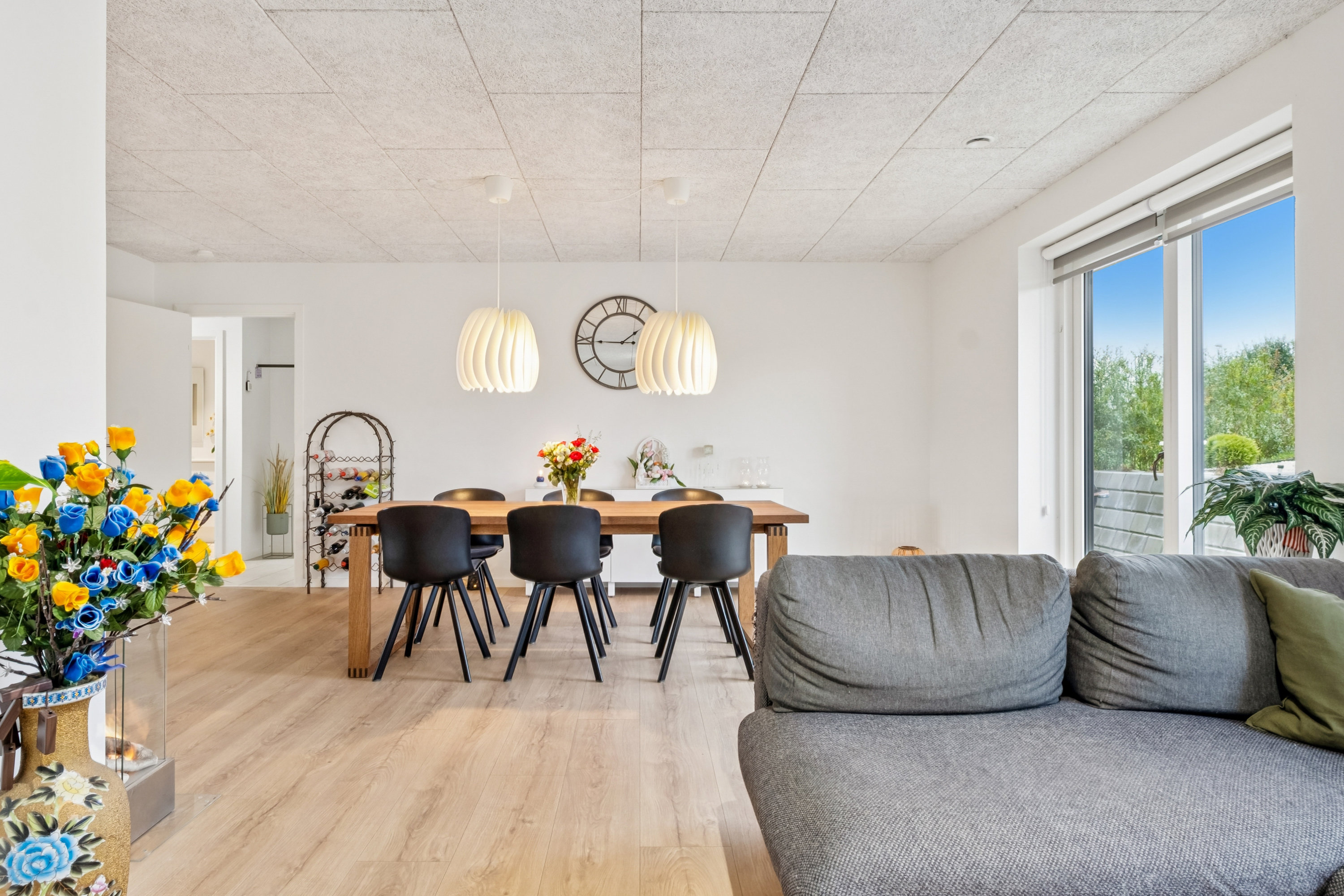 Fremhævet stue billede i fuldskærmstilstand. Billede af Majblomsten 6A, Egebjerg, 8700 Horsens