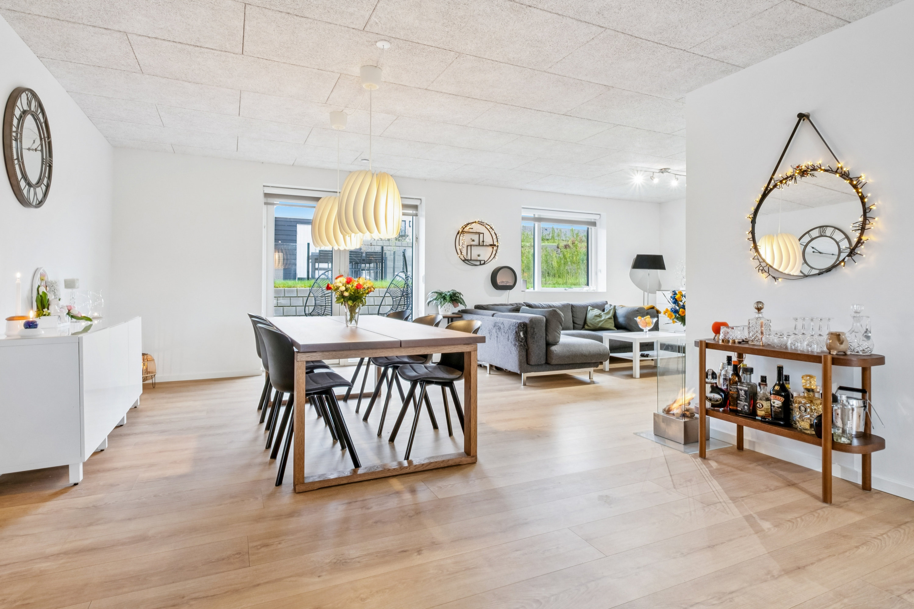 Fremhævet alrum/stue billede i fuldskærmstilstand. Billede af Majblomsten 6A, Egebjerg, 8700 Horsens