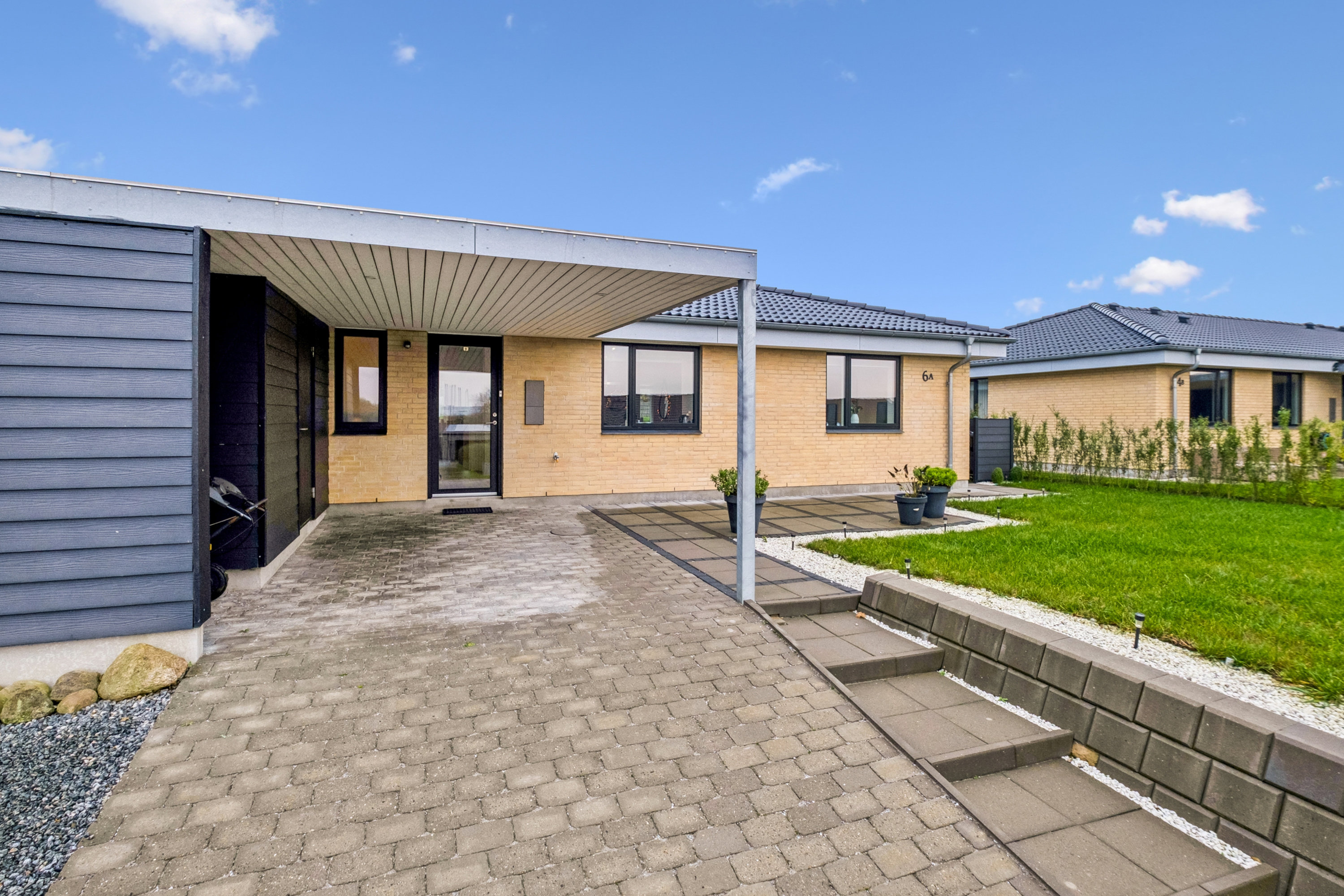 Fremhævet indkørsel billede i fuldskærmstilstand. Billede af Majblomsten 6A, Egebjerg, 8700 Horsens