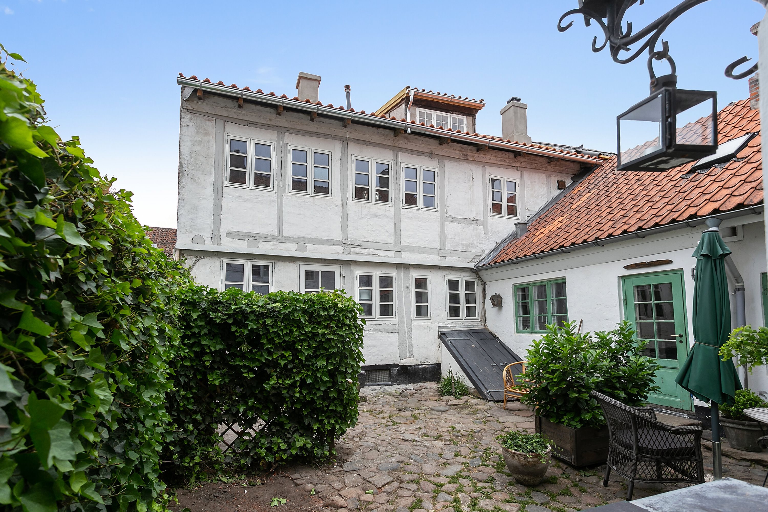 Fremhævet set fra haven billede i fuldskærmstilstand. Billede af Skyttenstræde 11C, 3000 Helsingør