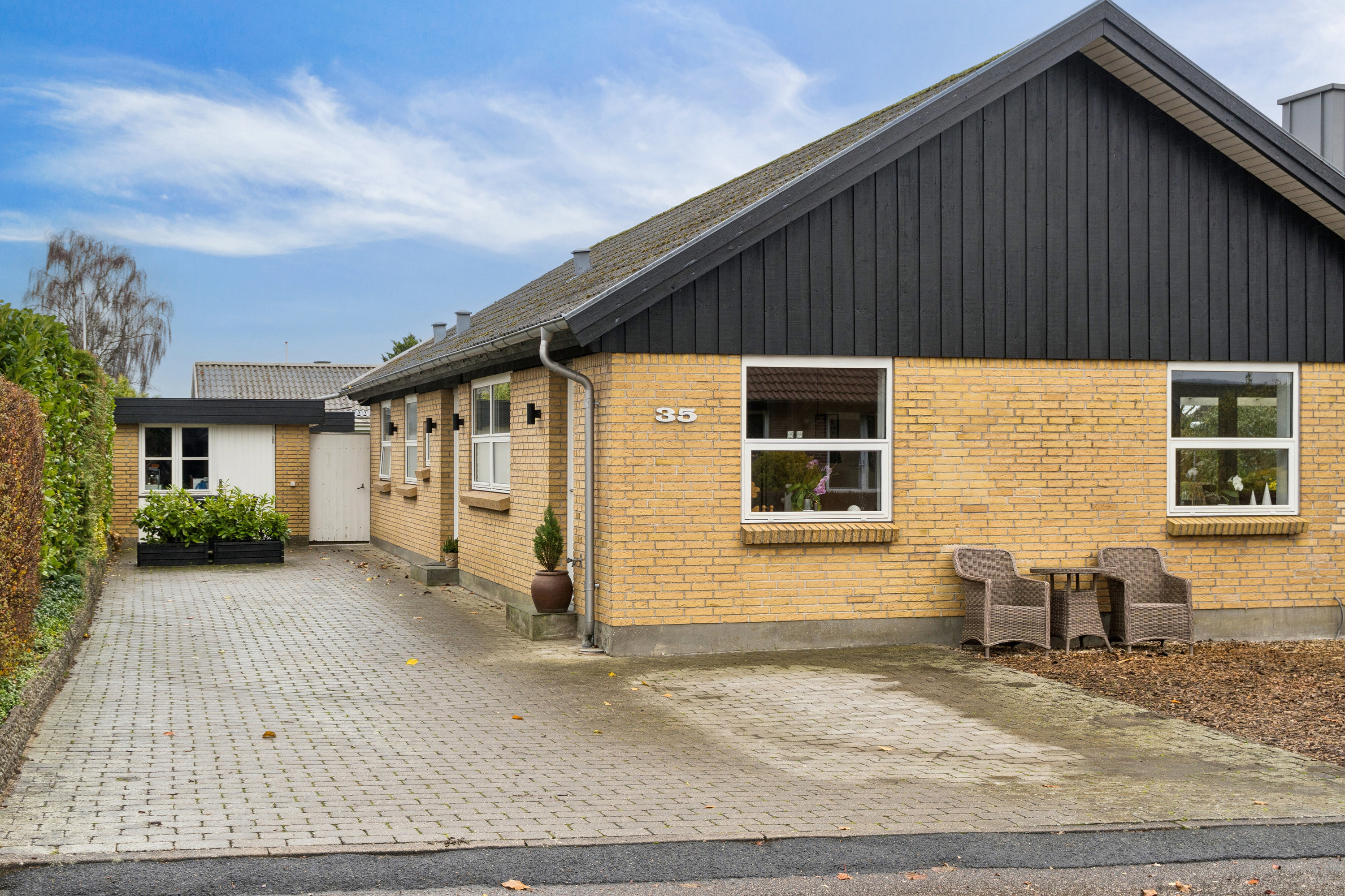 Fremhævet udendørs billede i fuldskærmstilstand. Billede af Baldersvej 35, 6040 Egtved