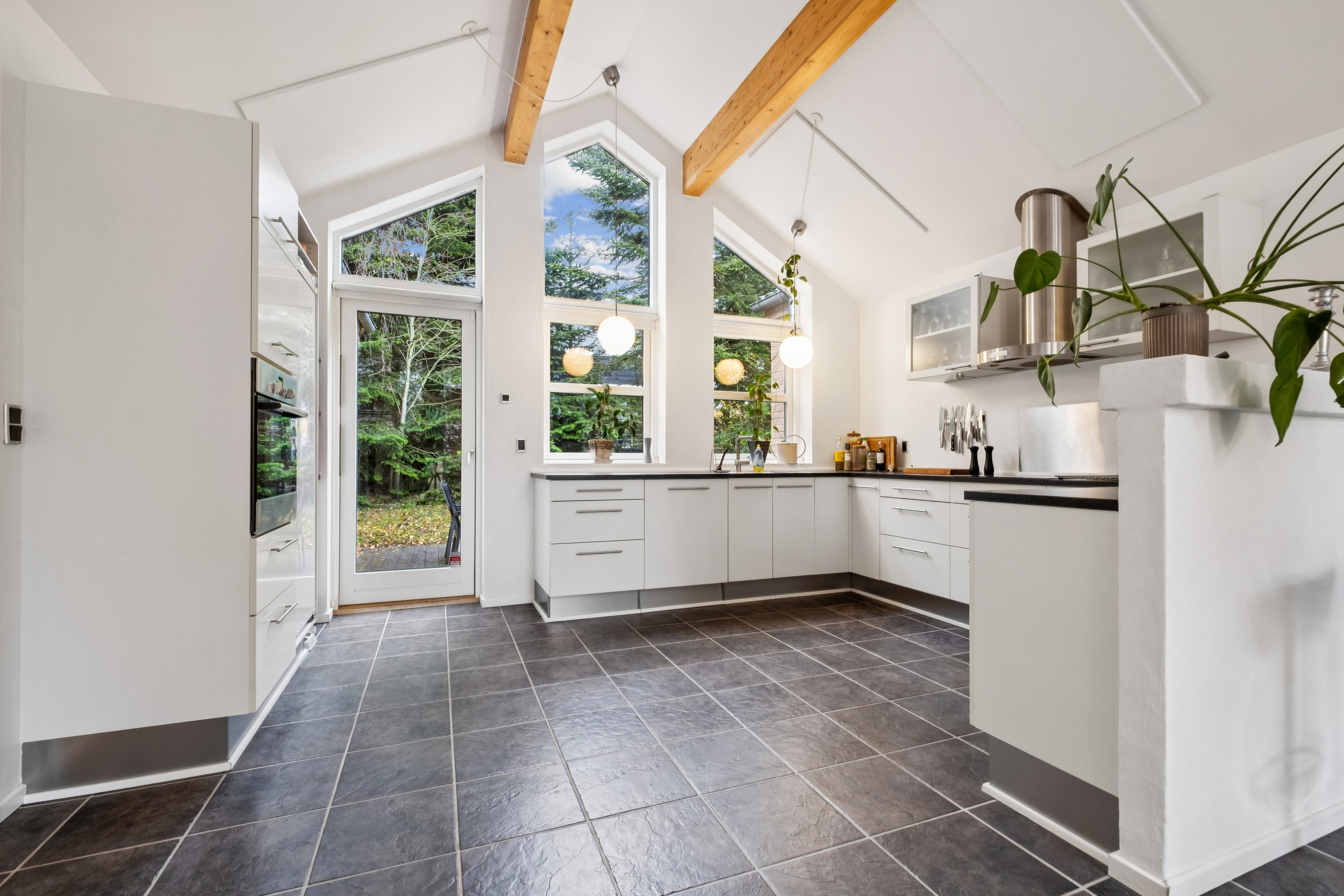 Fremhævet køkken billede i fuldskærmstilstand. Billede af Granhøjen 3, 8752 Østbirk