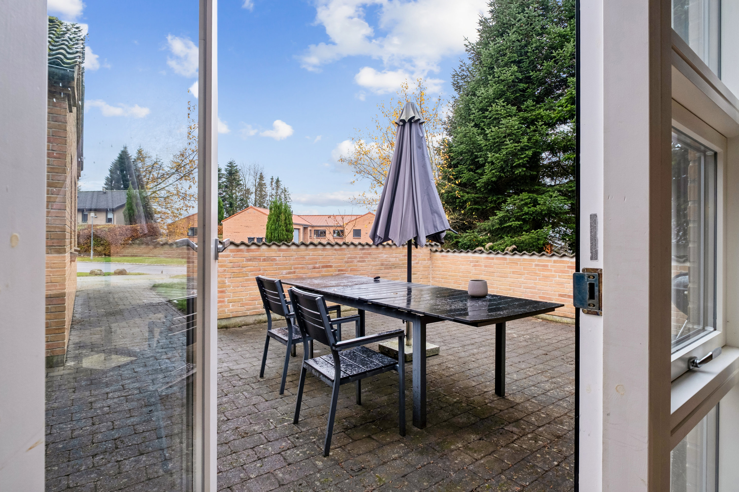 Fremhævet terrasse billede i fuldskærmstilstand. Billede af Granhøjen 3, 8752 Østbirk