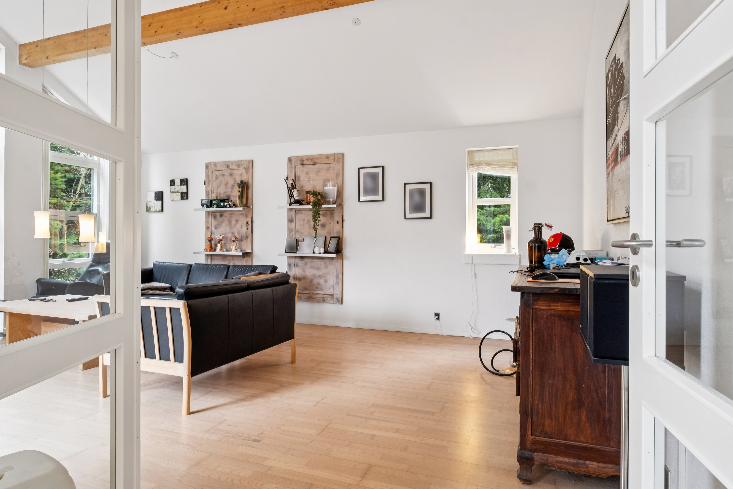 Fremhævet stue billede i fuldskærmstilstand. Billede af Granhøjen 3, 8752 Østbirk