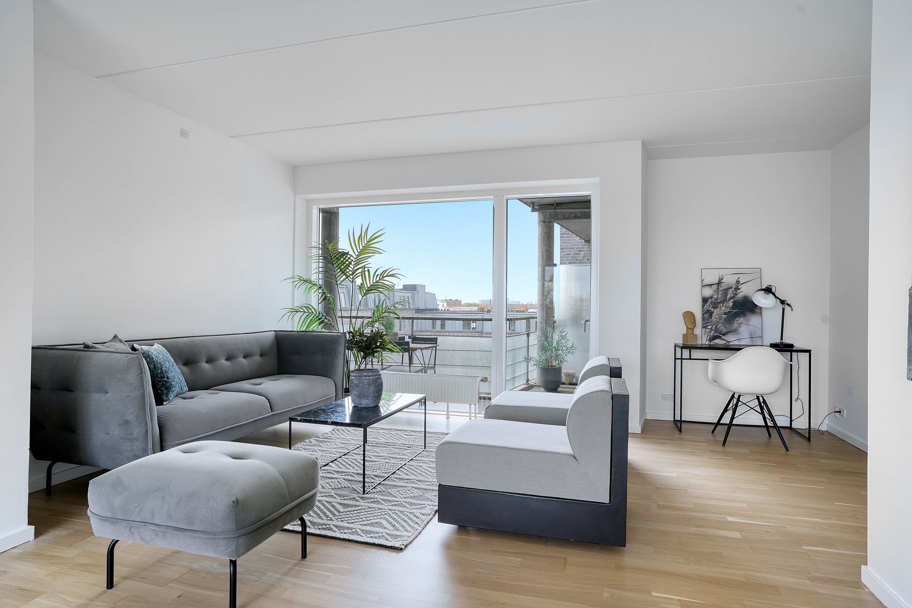 Fremhævet stue billede i fuldskærmstilstand. Billede af Karin Nellemoses Vej 12, 4. tv., 2500 Valby