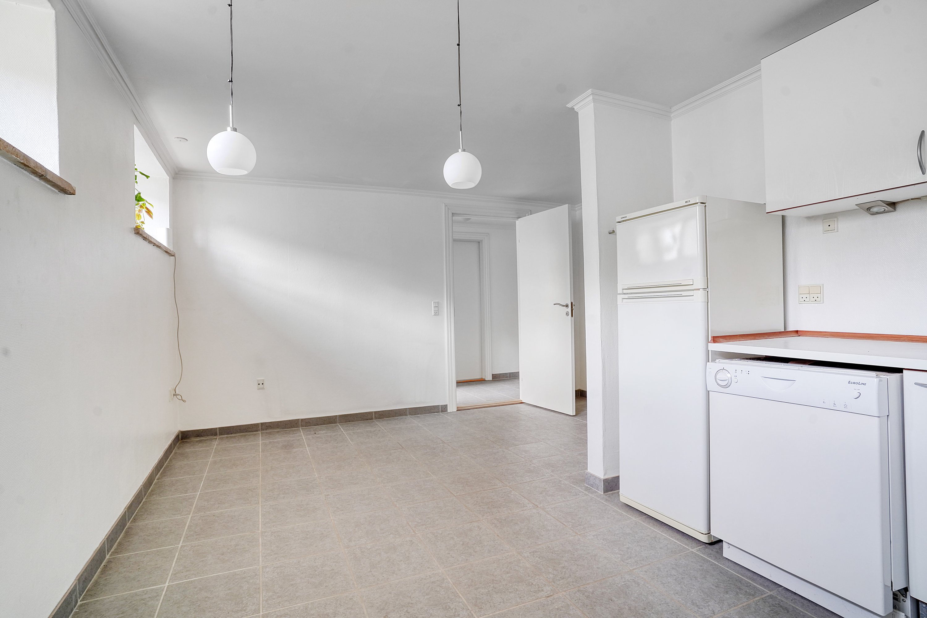 Fremhævet køkken billede i fuldskærmstilstand. Billede af Kongevejen 70, 3000 Helsingør