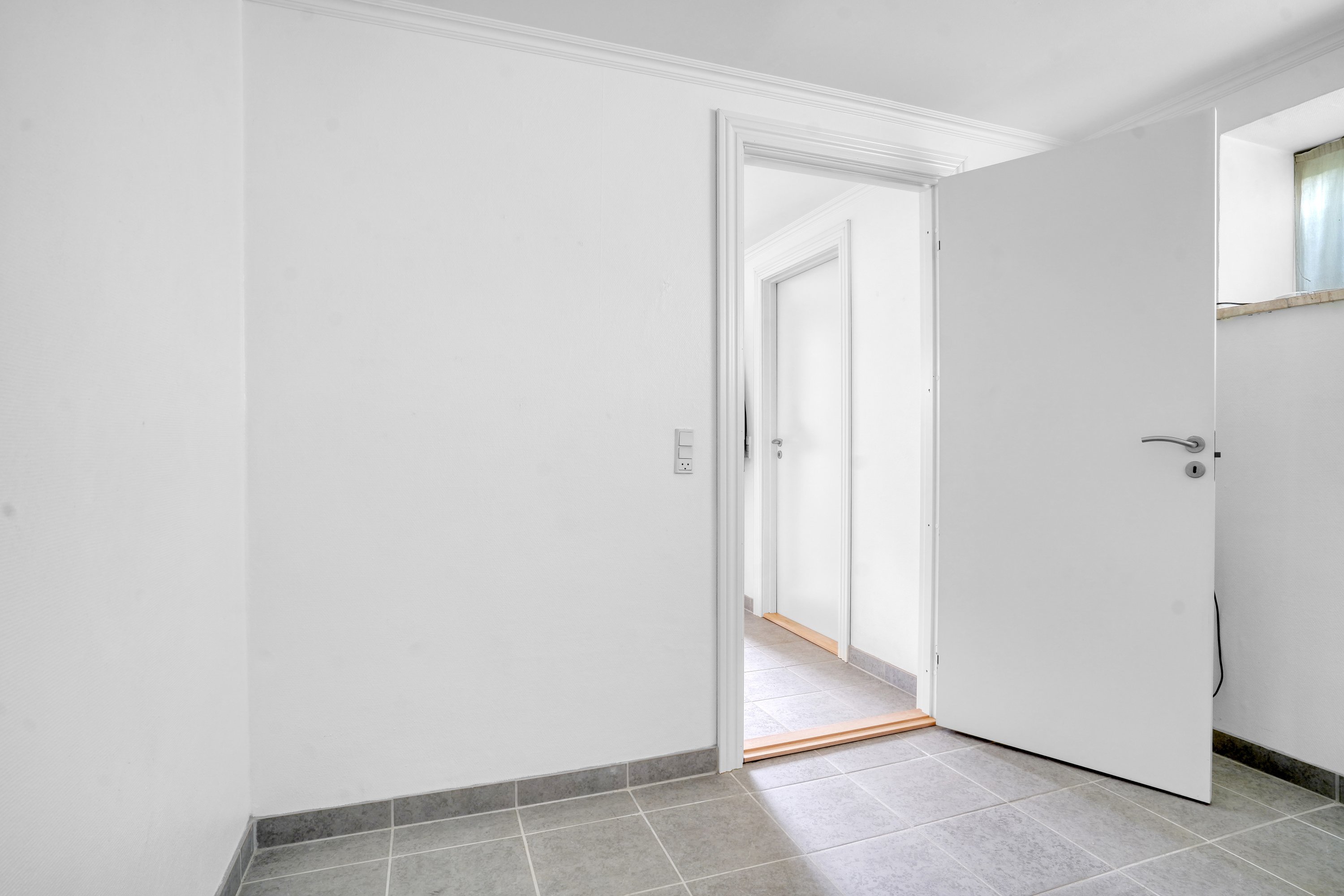 Fremhævet kælder billede i fuldskærmstilstand. Billede af Kongevejen 70, 3000 Helsingør