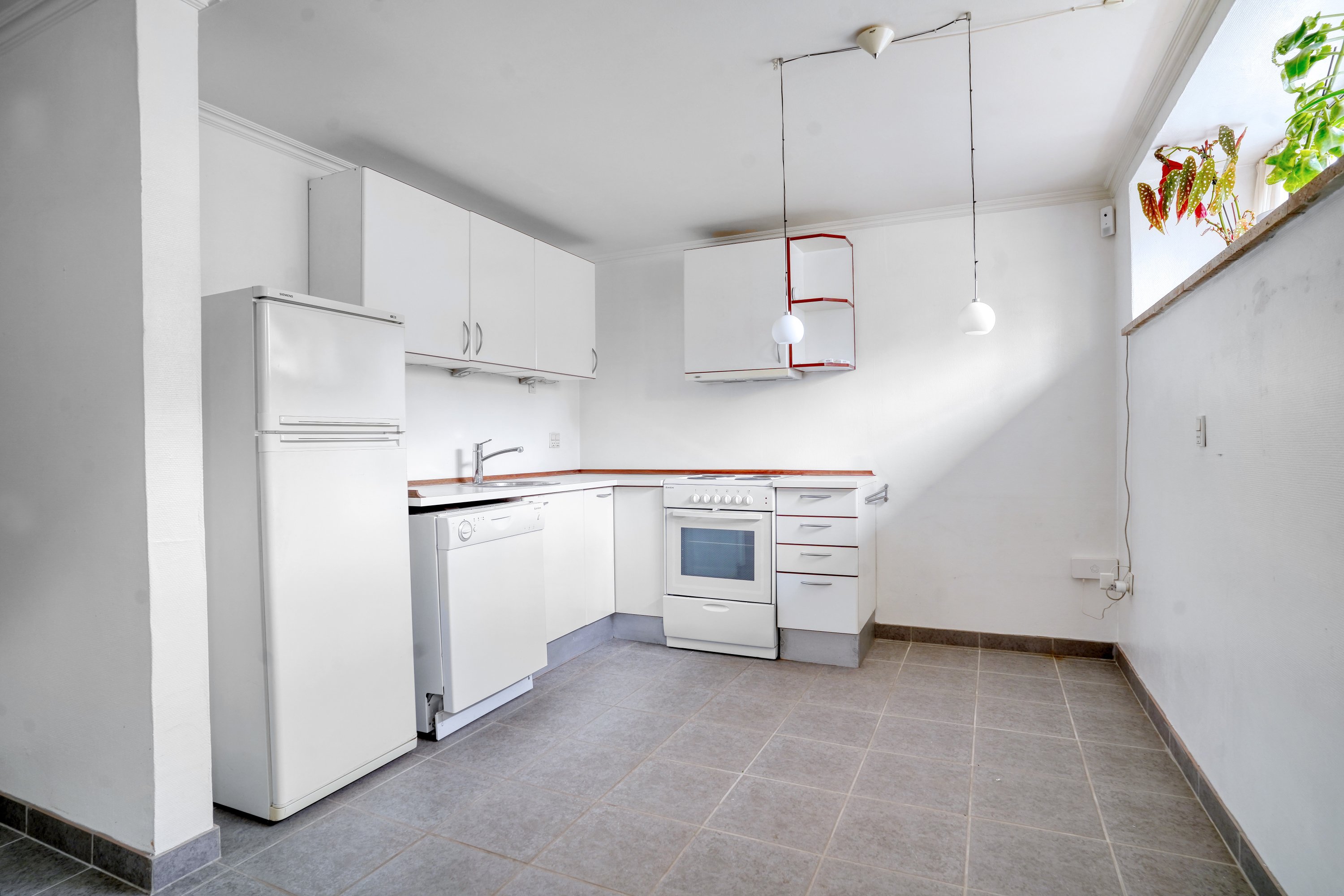 Fremhævet køkken billede i fuldskærmstilstand. Billede af Kongevejen 70, 3000 Helsingør