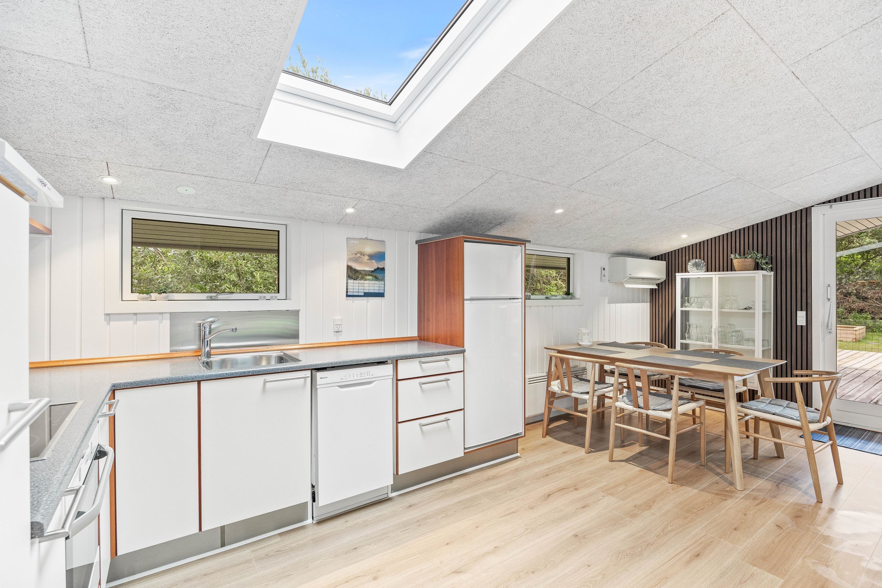 Fremhævet  billede i fuldskærmstilstand. Billede af Humlegårdsvej 10, Bjerregaard, 6960 Hvide Sande