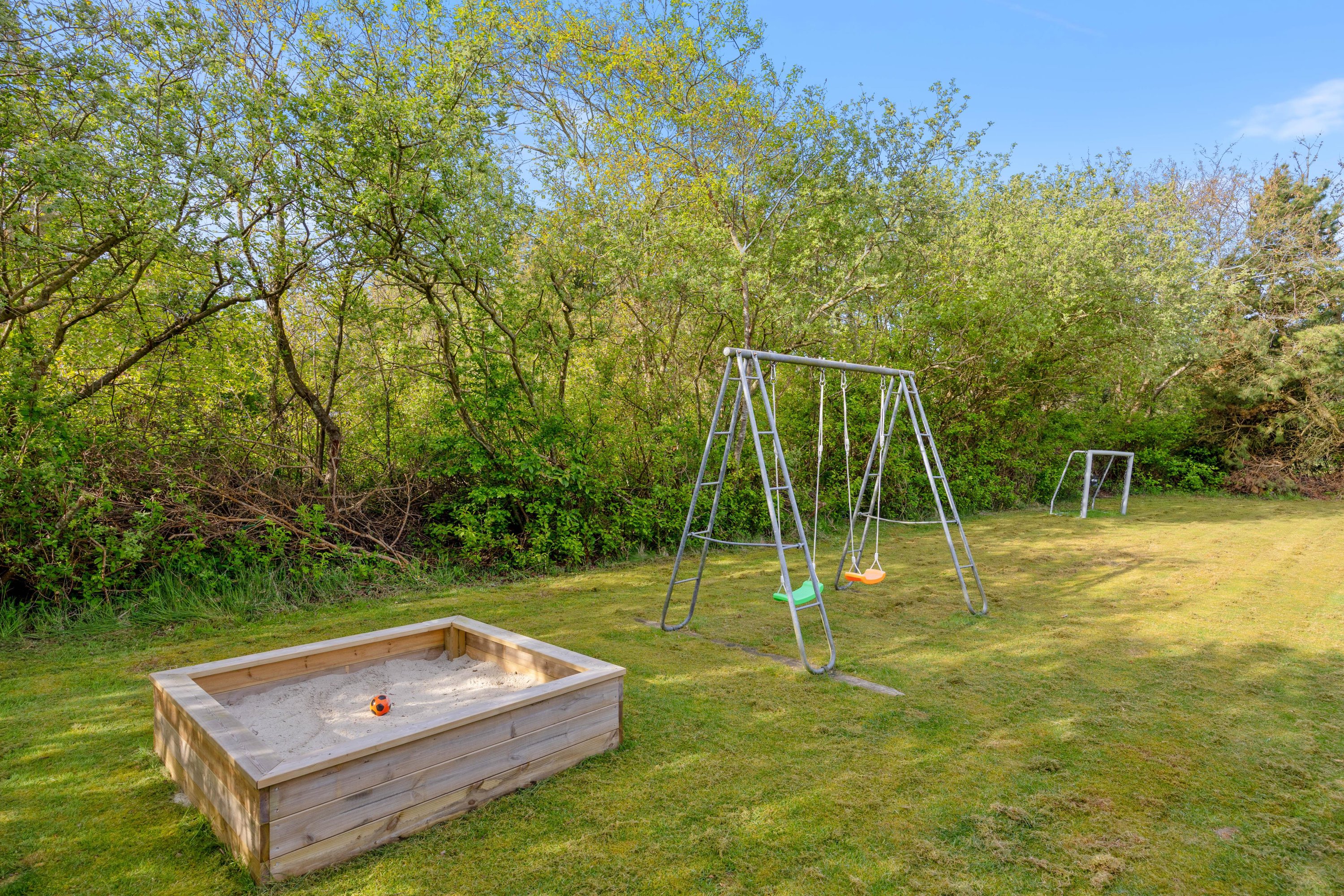 Fremhævet  billede i fuldskærmstilstand. Billede af Humlegårdsvej 10, Bjerregaard, 6960 Hvide Sande