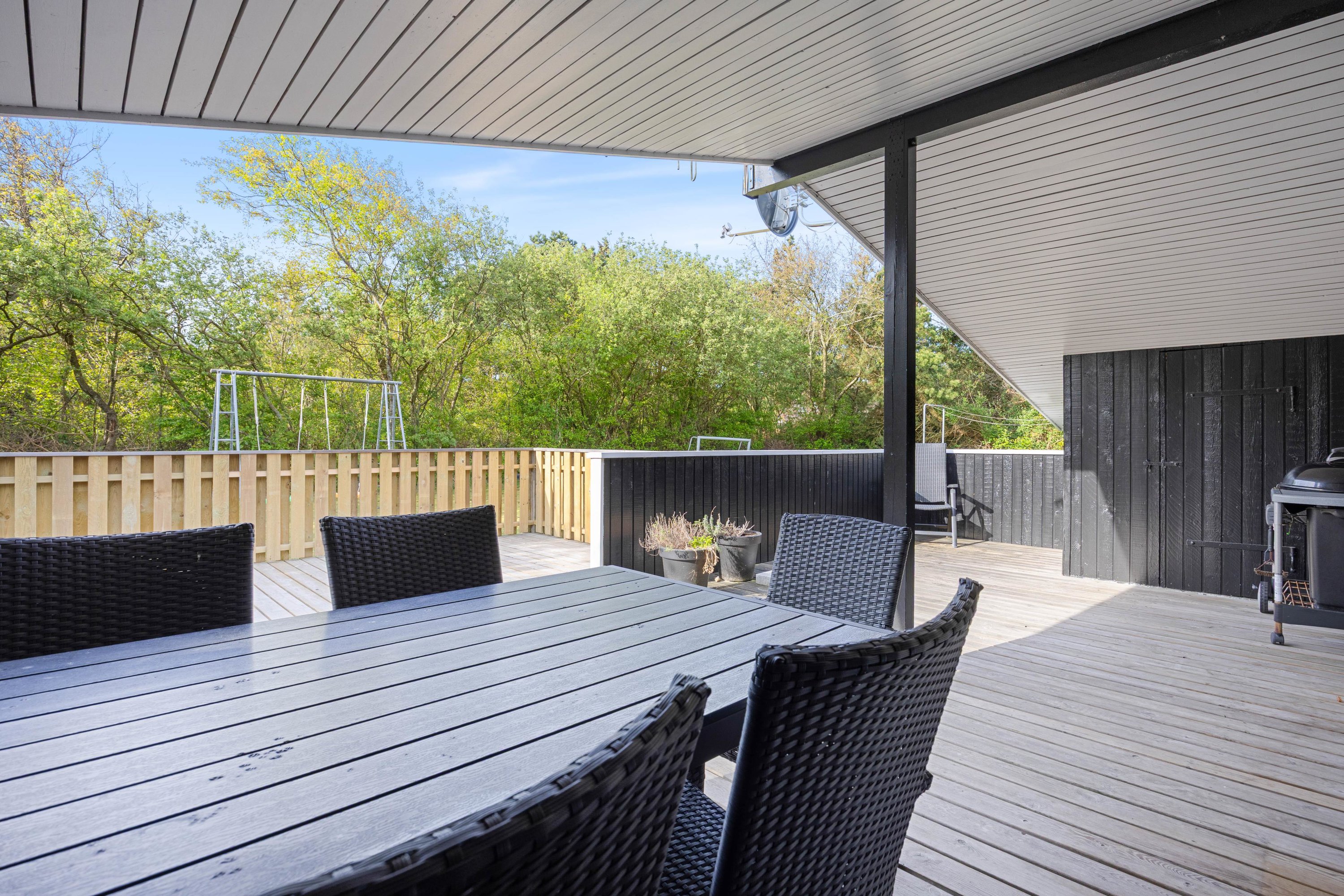 Fremhævet  billede i fuldskærmstilstand. Billede af Humlegårdsvej 10, Bjerregaard, 6960 Hvide Sande