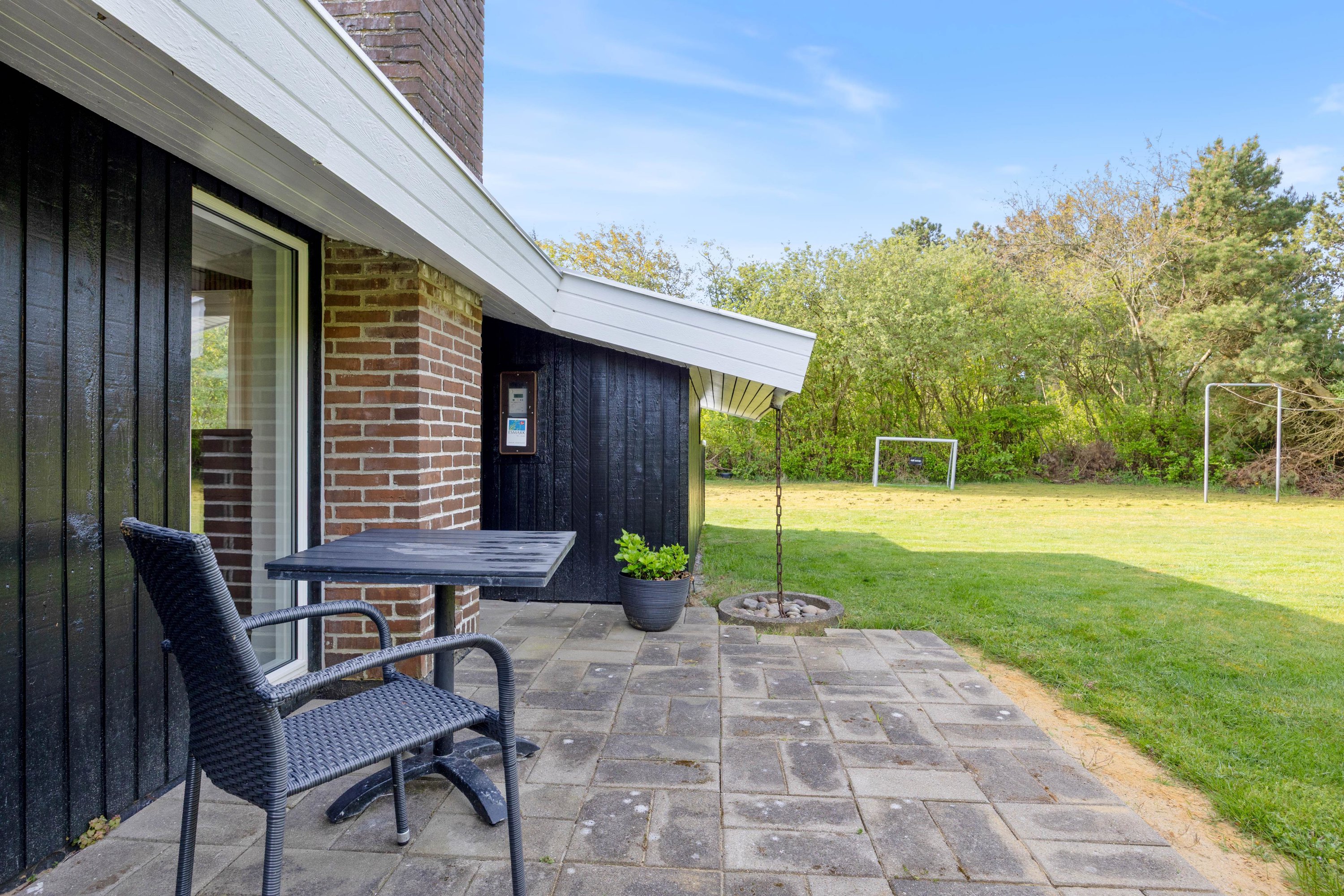 Fremhævet  billede i fuldskærmstilstand. Billede af Humlegårdsvej 10, Bjerregaard, 6960 Hvide Sande