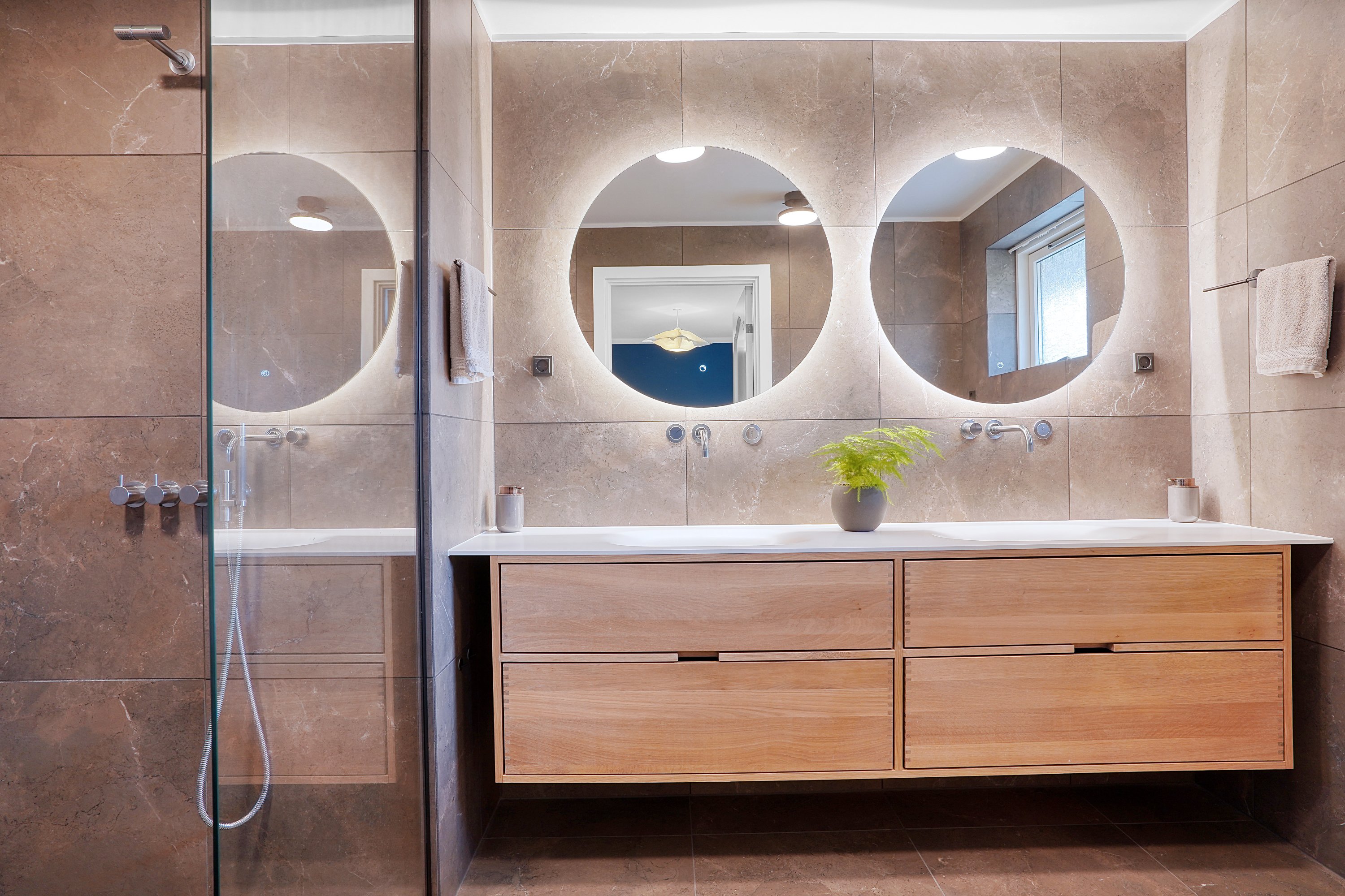 Fremhævet badeværelse billede i fuldskærmstilstand. Billede af Kastaniehaven 5, 3400 Hillerød