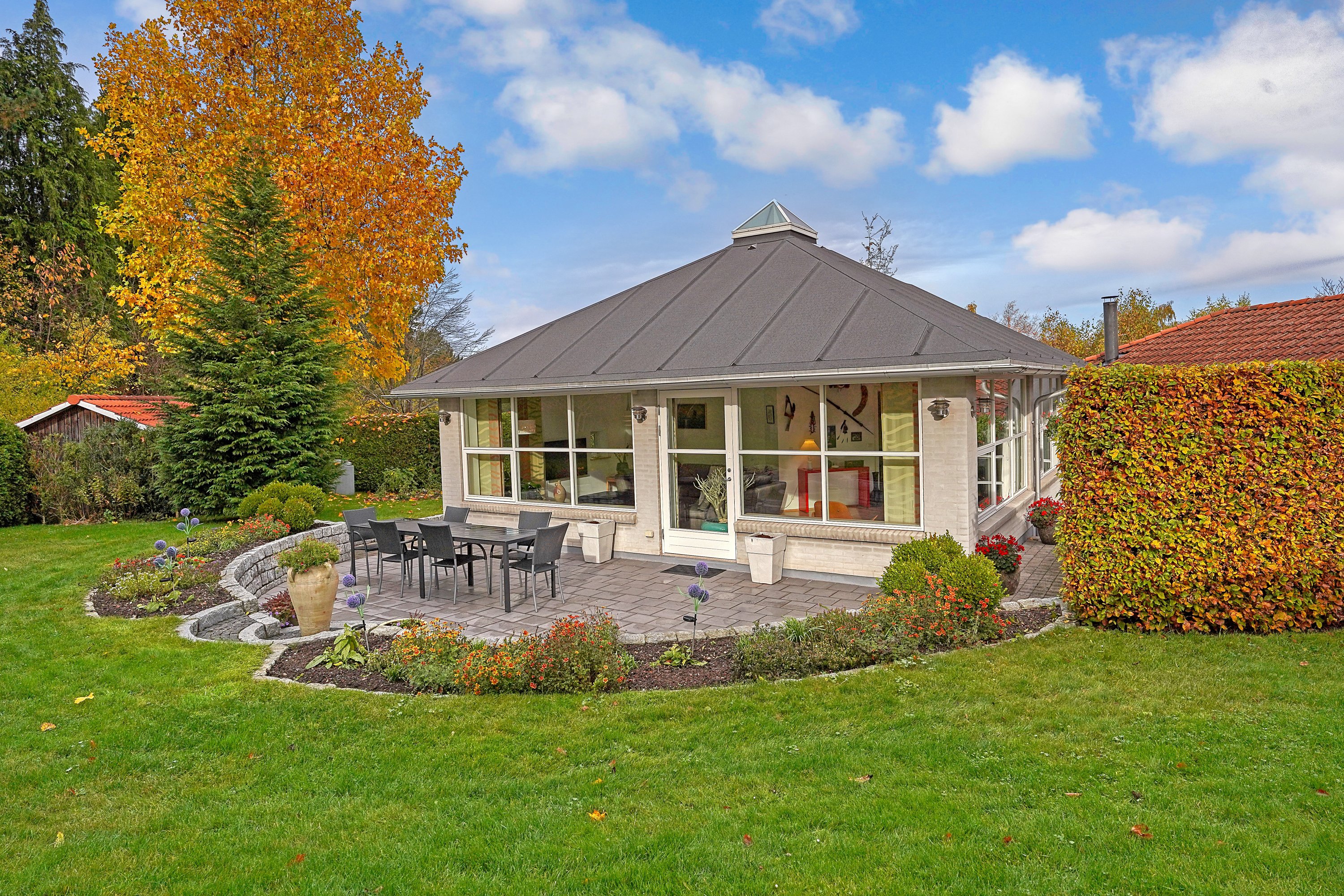 Fremhævet terrasse billede i fuldskærmstilstand. Billede af Kastaniehaven 5, 3400 Hillerød